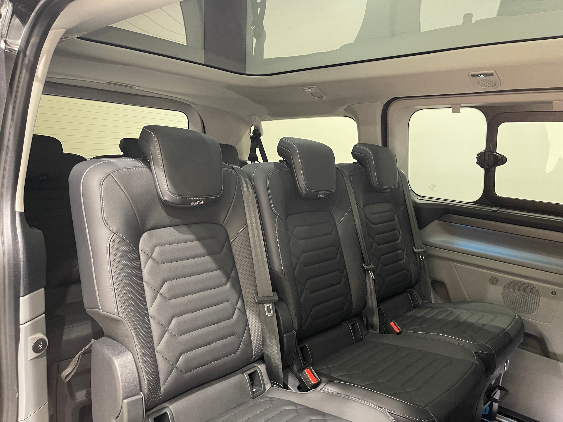 FORD Tourneo Bus 320 L1H1 TitaniumX Automat *5 JAHRE-200000KM GARANTIE*-image-12