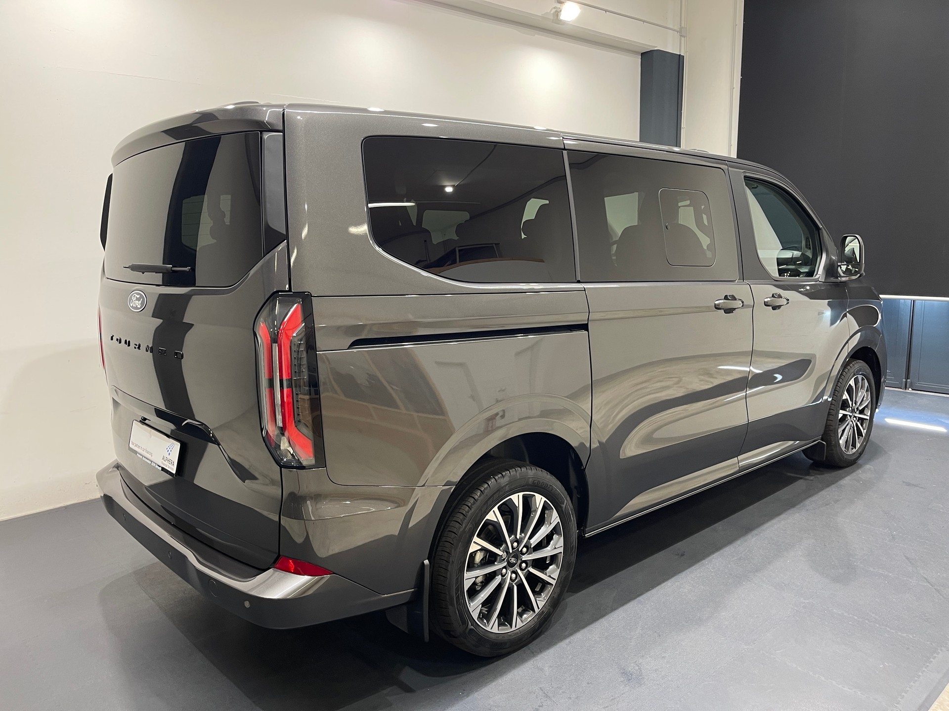 FORD Tourneo Bus 320 L1H1 TitaniumX Automat *5 JAHRE-200000KM GARANTIE*-showroom-element-2
