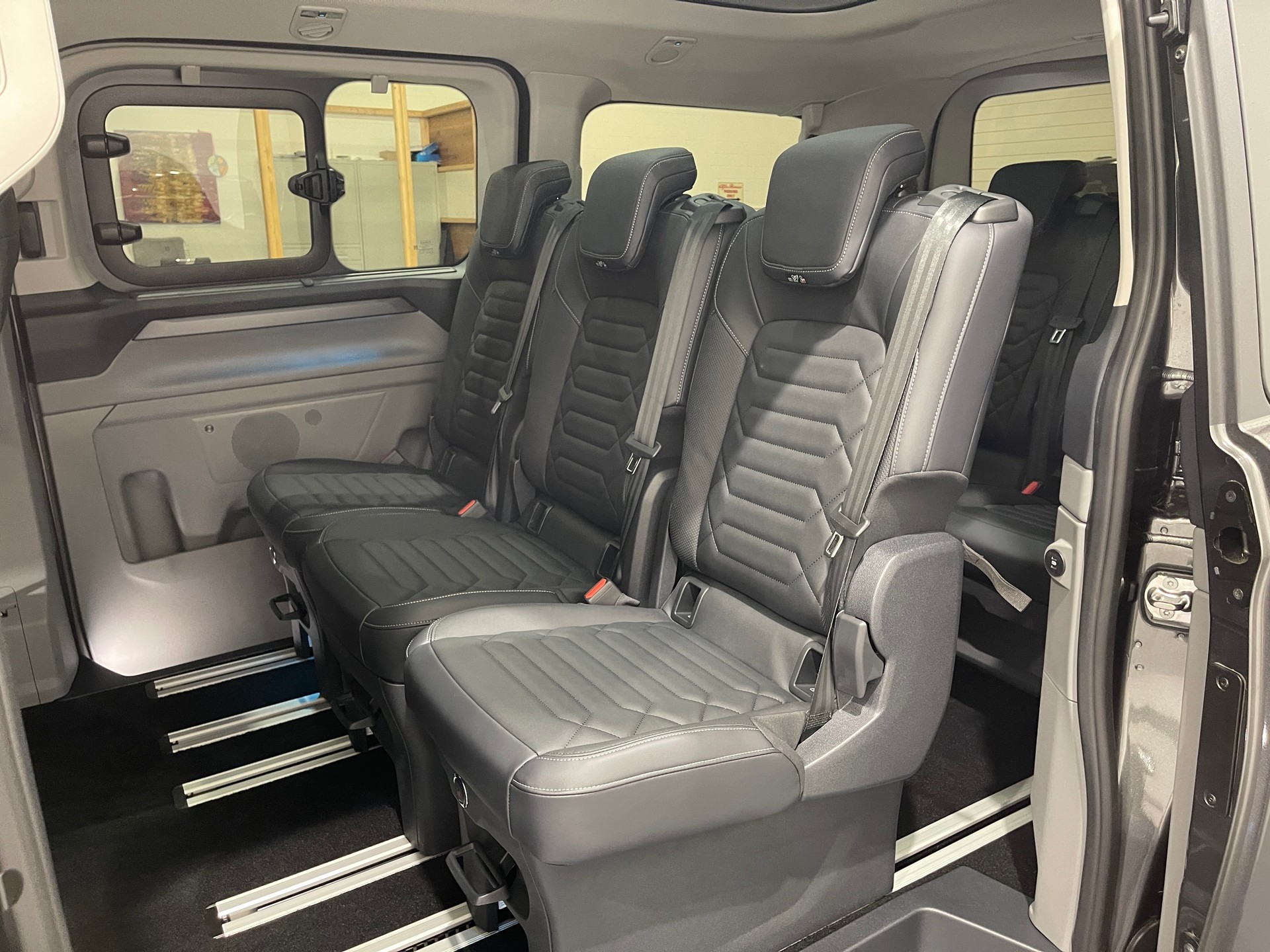FORD Tourneo Bus 320 L1H1 TitaniumX Automat *5 JAHRE-200000KM GARANTIE*-image-9
