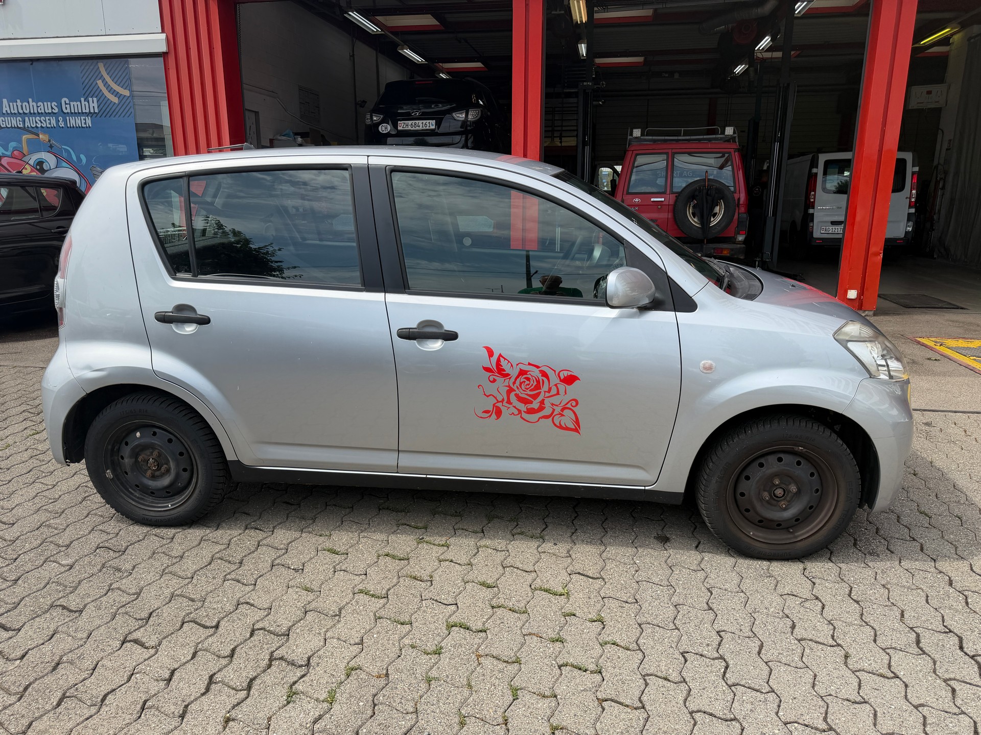 DAIHATSU Sirion 1.3 S eco-4WD-showroom-element-3