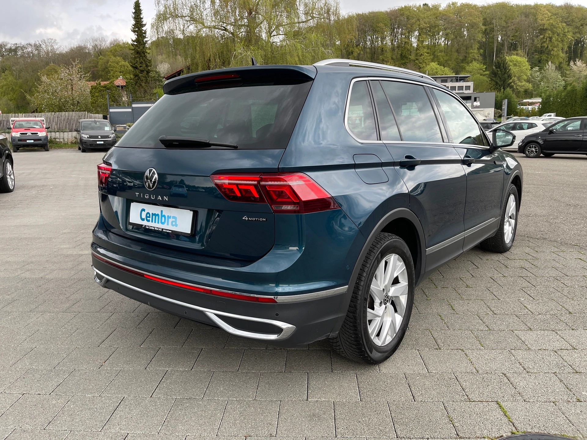 VW Tiguan 2.0 TDI SCR Elegance 4Motion DSG-image-3