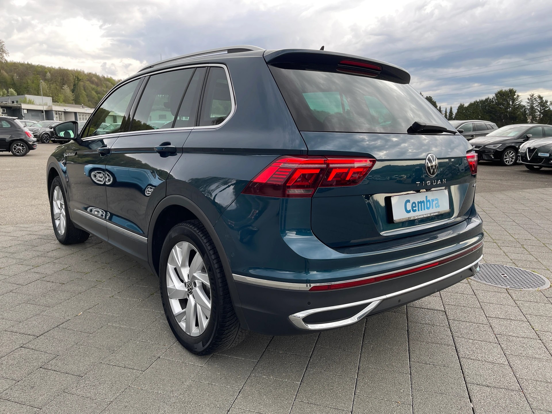 VW Tiguan 2.0 TDI SCR Elegance 4Motion DSG-image-2
