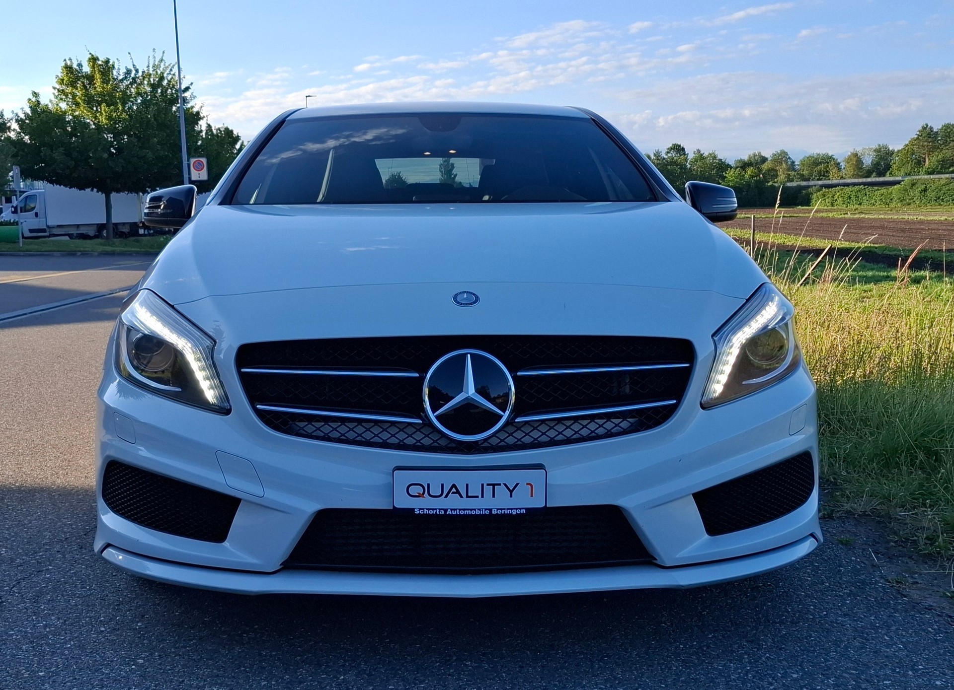 MERCEDES-BENZ A 180 AMG Line-image-8
