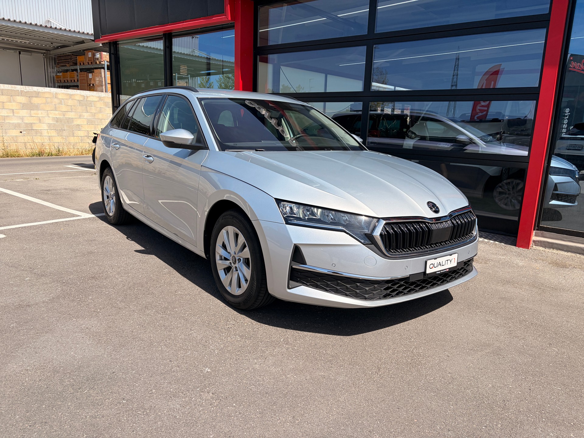 SKODA Octavia Combi 1.5 TSI mHEV DSG Dynamic-image-1