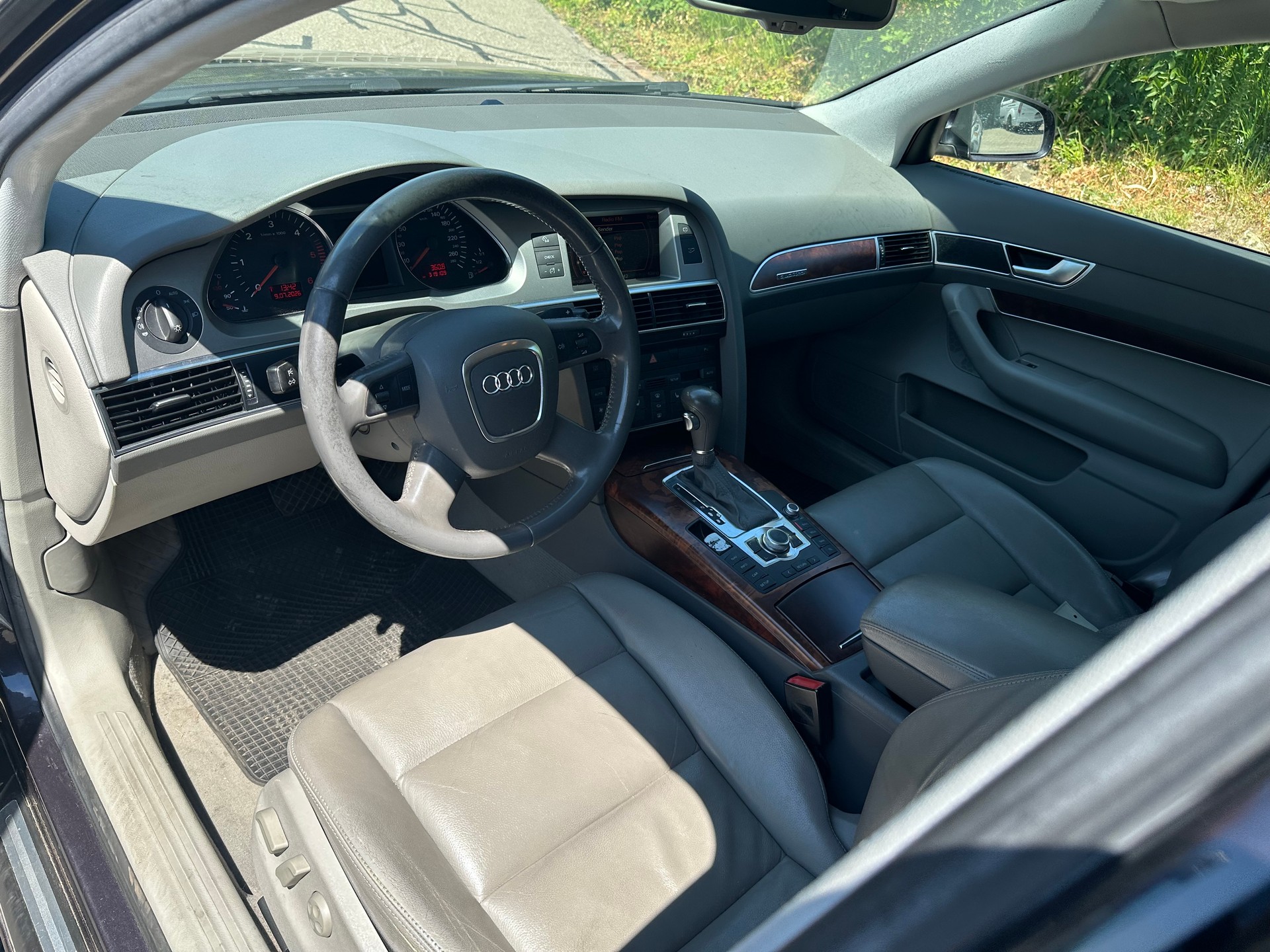 AUDI A6 Avant 3.0 V6 TDI quattro-image-10