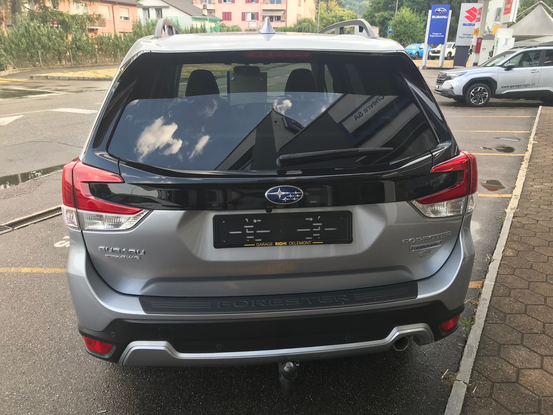 SUBARU Forester 2.0i e-Boxer Swiss Plus Lineartronic-image-2
