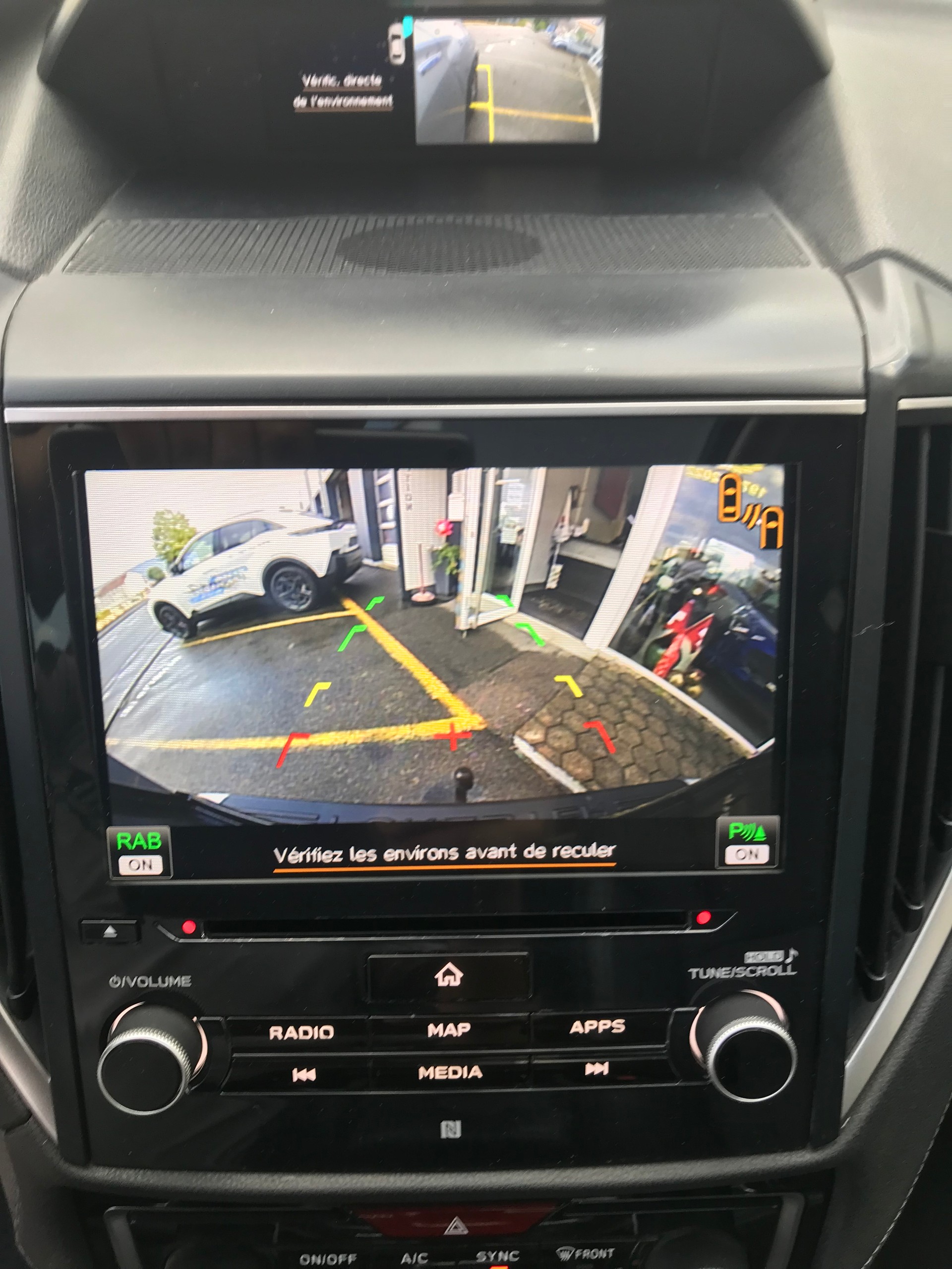 SUBARU Forester 2.0i e-Boxer Swiss Plus Lineartronic-image-11