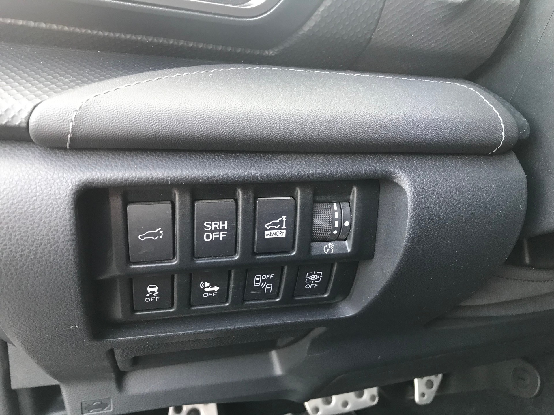 SUBARU Forester 2.0i e-Boxer Swiss Plus Lineartronic-image-8