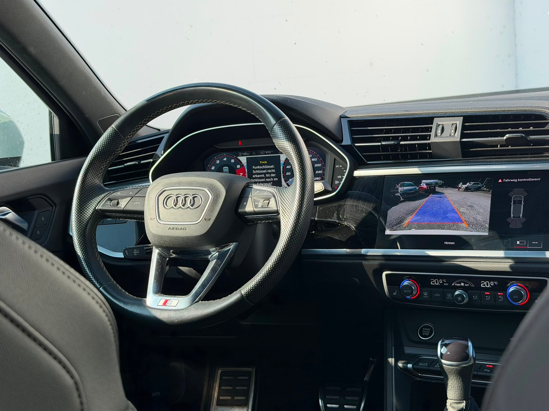 AUDI Q3 Sportback 40 TFSI S line quattro S-tronic-image-10