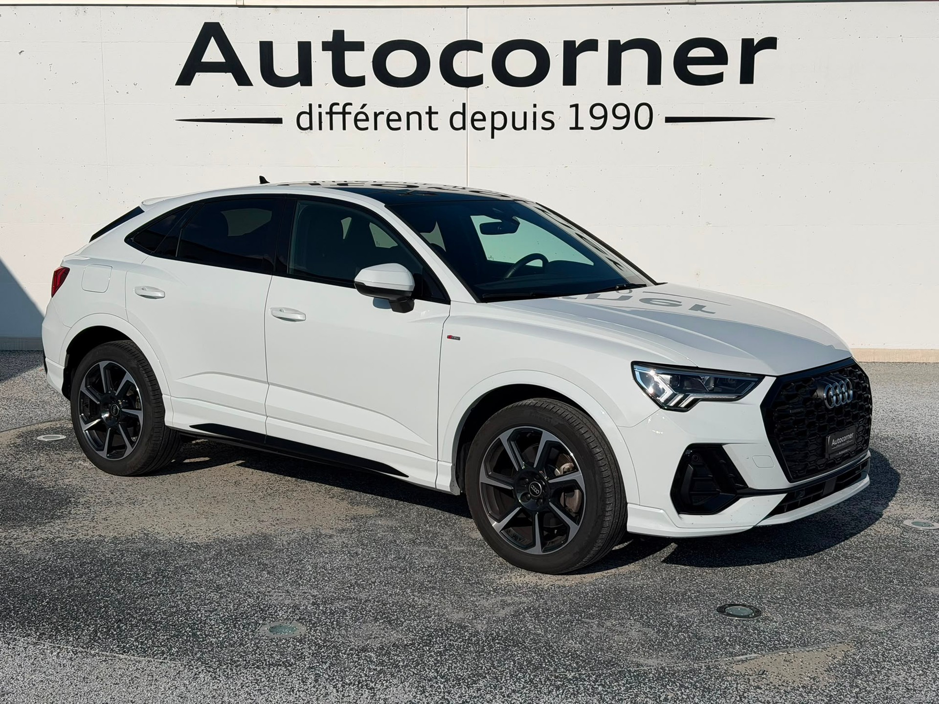 AUDI Q3 Sportback 40 TFSI S line quattro S-tronic-image-5