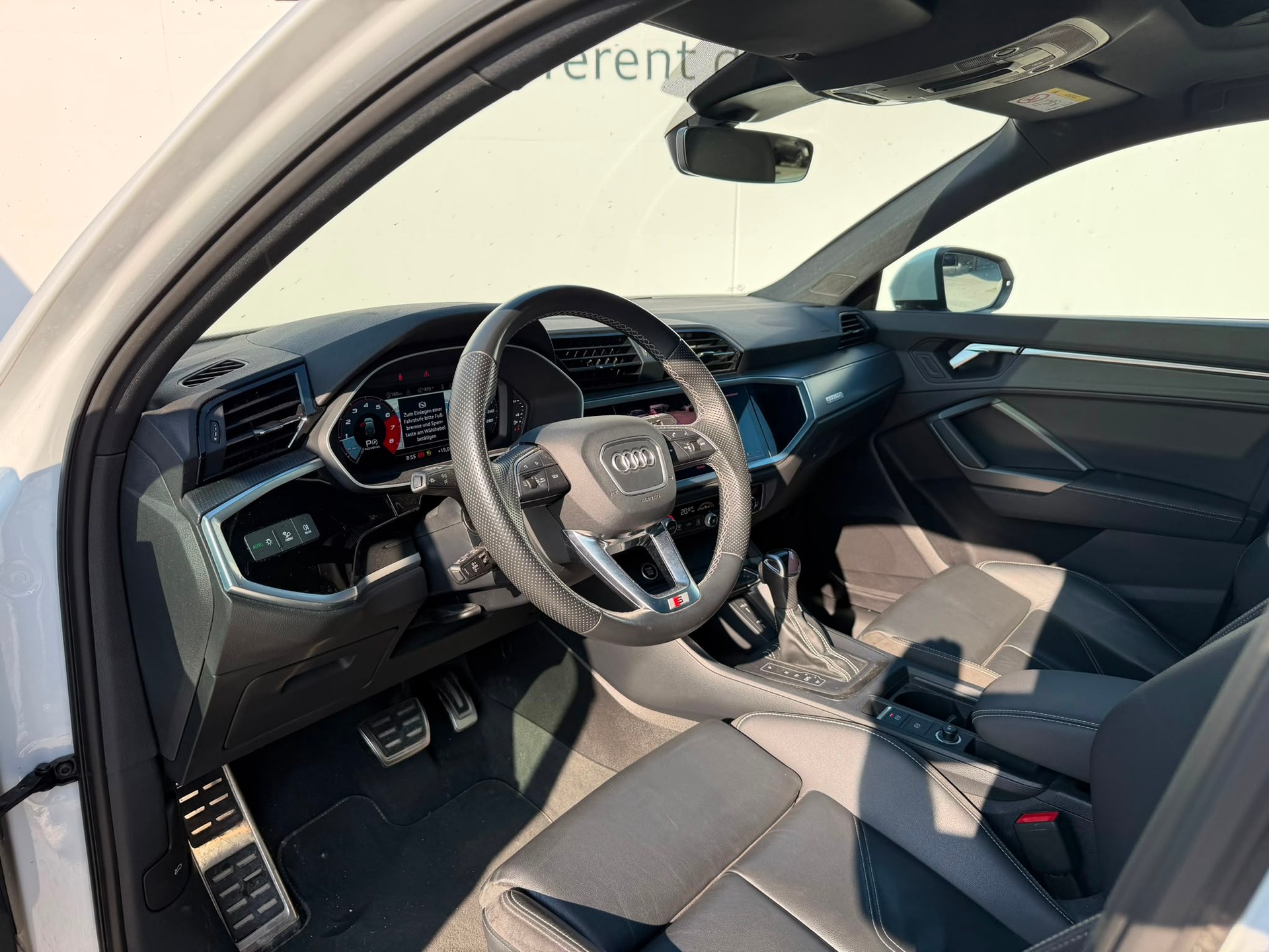 AUDI Q3 Sportback 40 TFSI S line quattro S-tronic-image-7