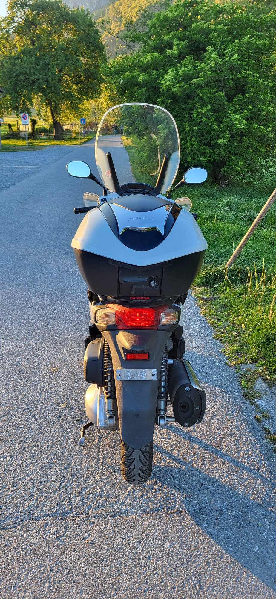 HONDA SH-image-1