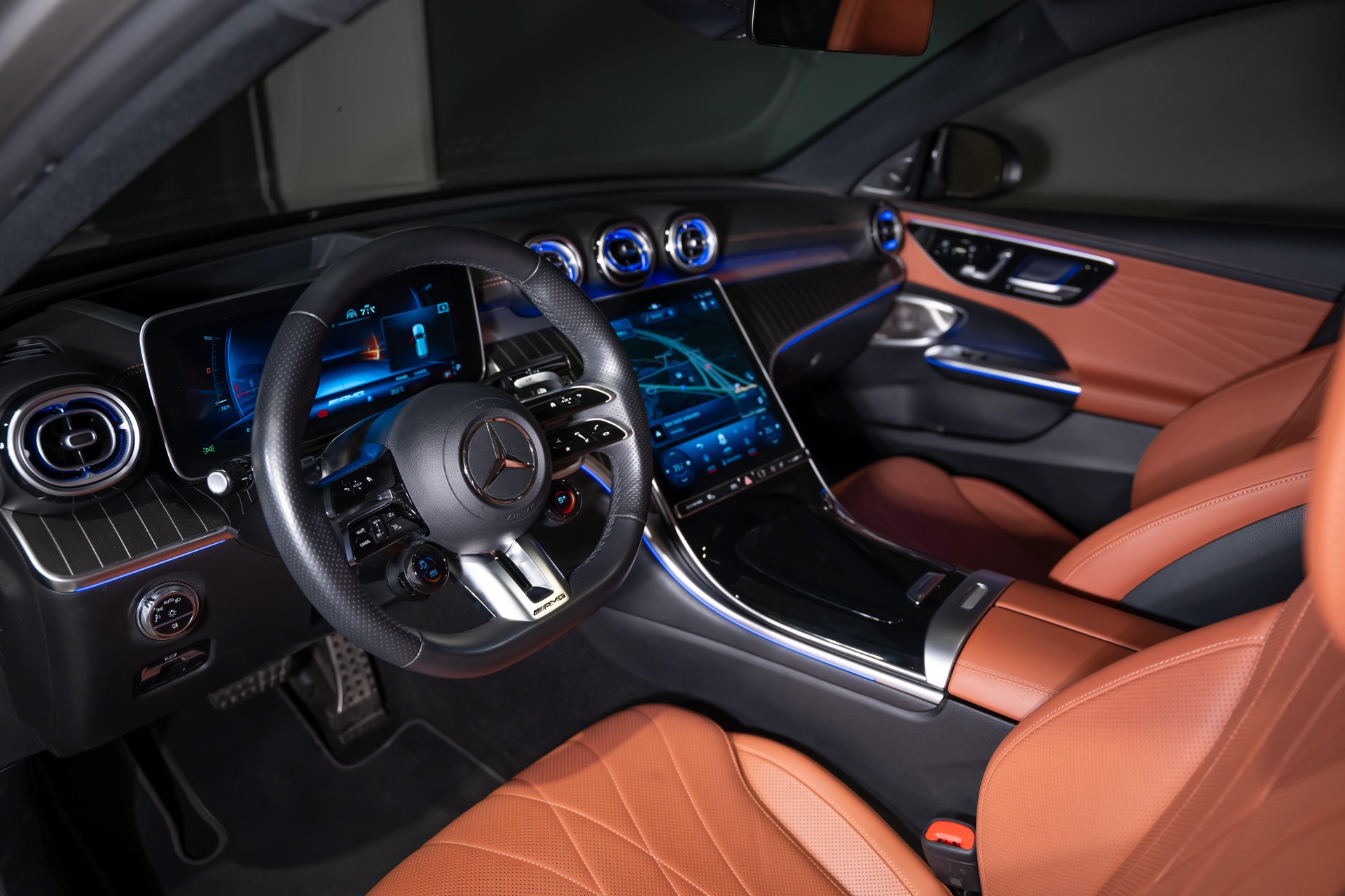 MERCEDES-BENZ C 43 AMG 4matic Kombi-image-12