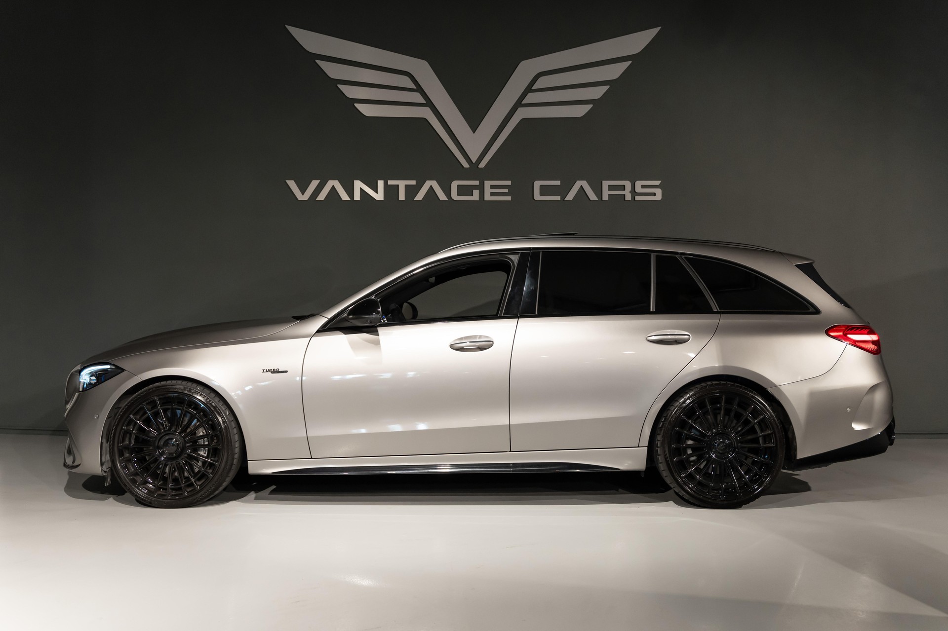 MERCEDES-BENZ C 43 AMG 4matic Kombi-showroom-element-1