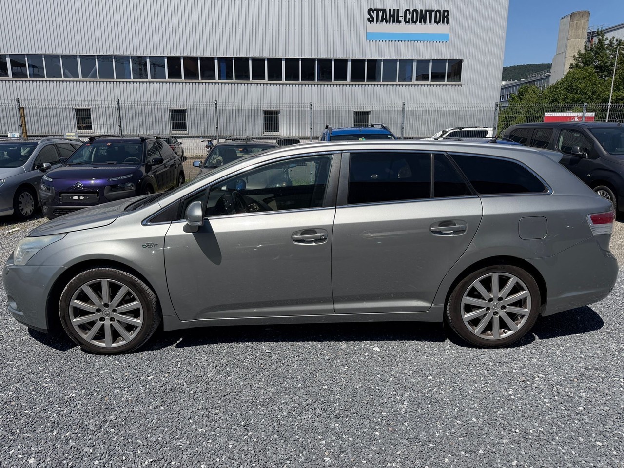 TOYOTA Avensis Sportswagon 2.2D-CAT Linea Sol Premium-image-13