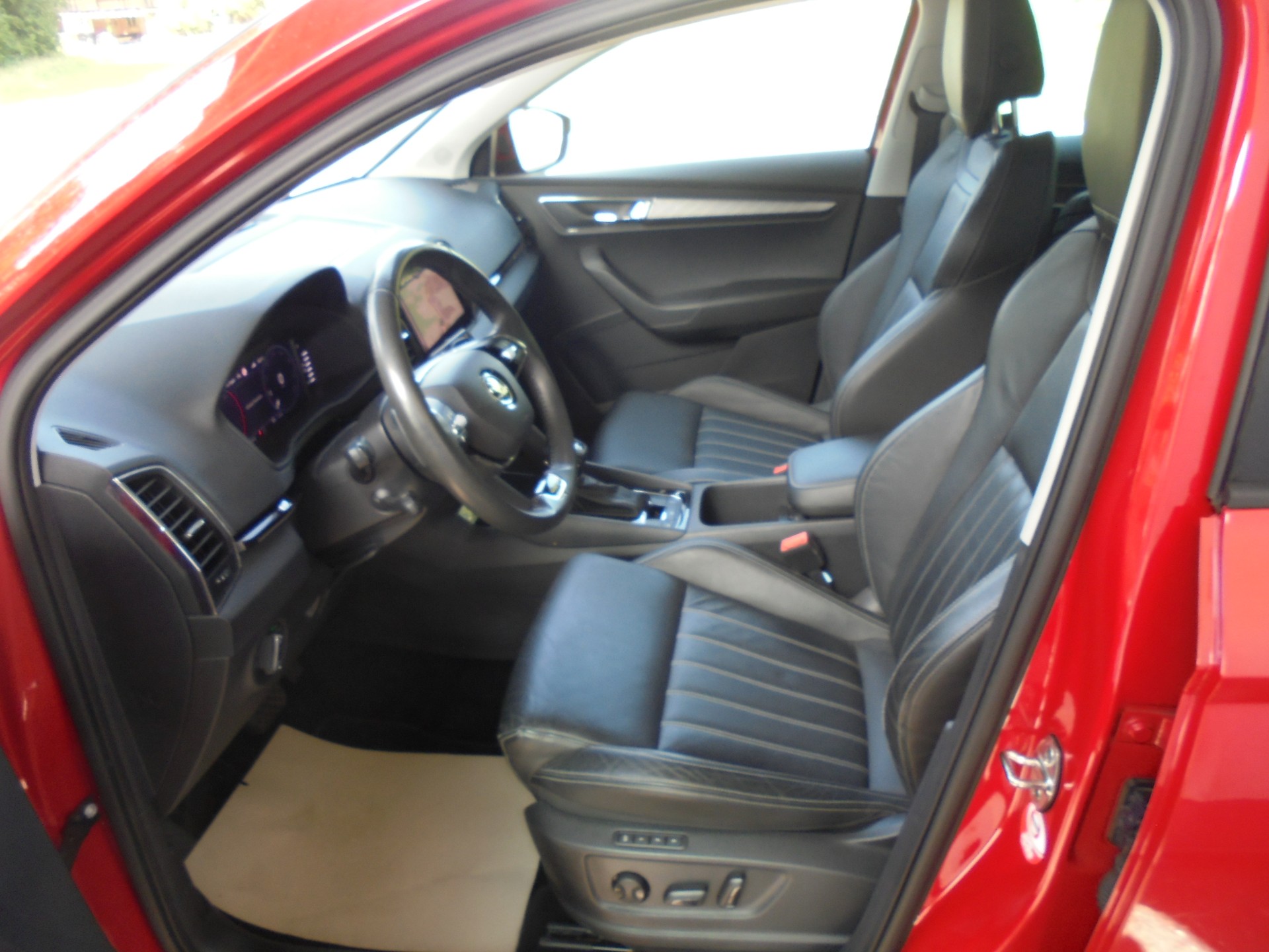 SKODA Karoq 2.0 TDI CR Style 4x4 DSG-image-6