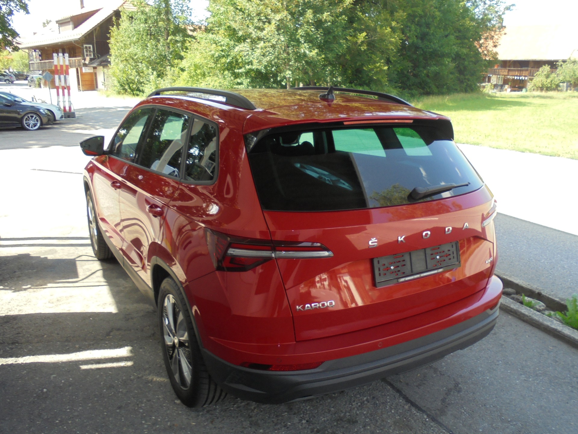 SKODA Karoq 2.0 TDI CR Style 4x4 DSG-image-4
