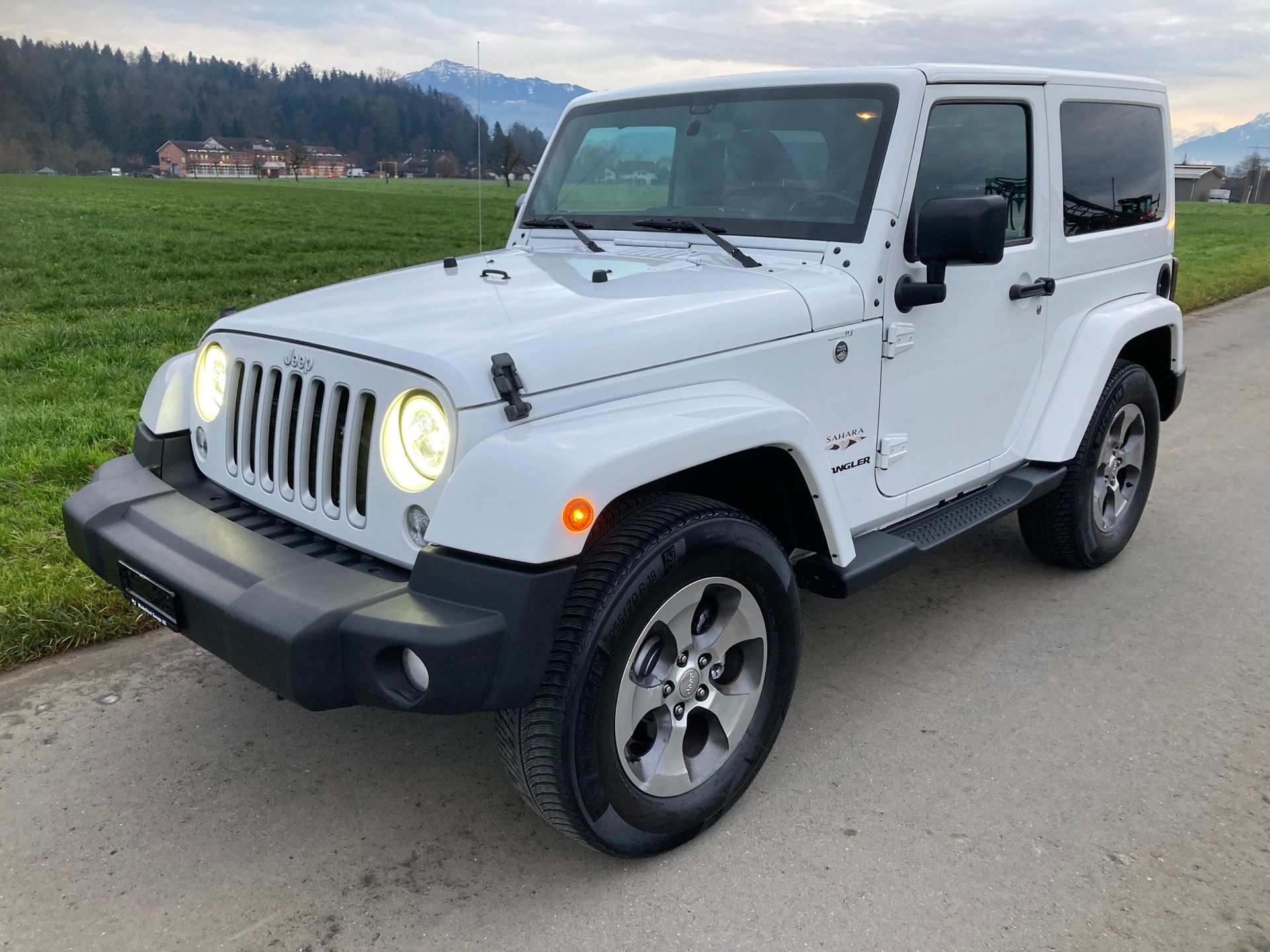 JEEP Wrangler 2.8 CRD Sahara Automatic hardtop mit Anhängerkupplung 2`800 KG