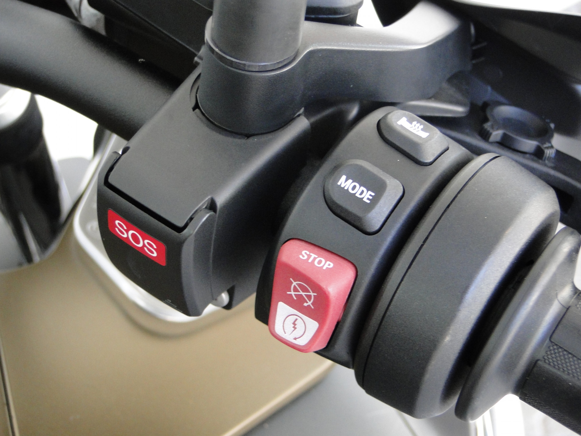 BMW R 1250 GS Adventure Akrapovic & Seitenkoffer-image-7