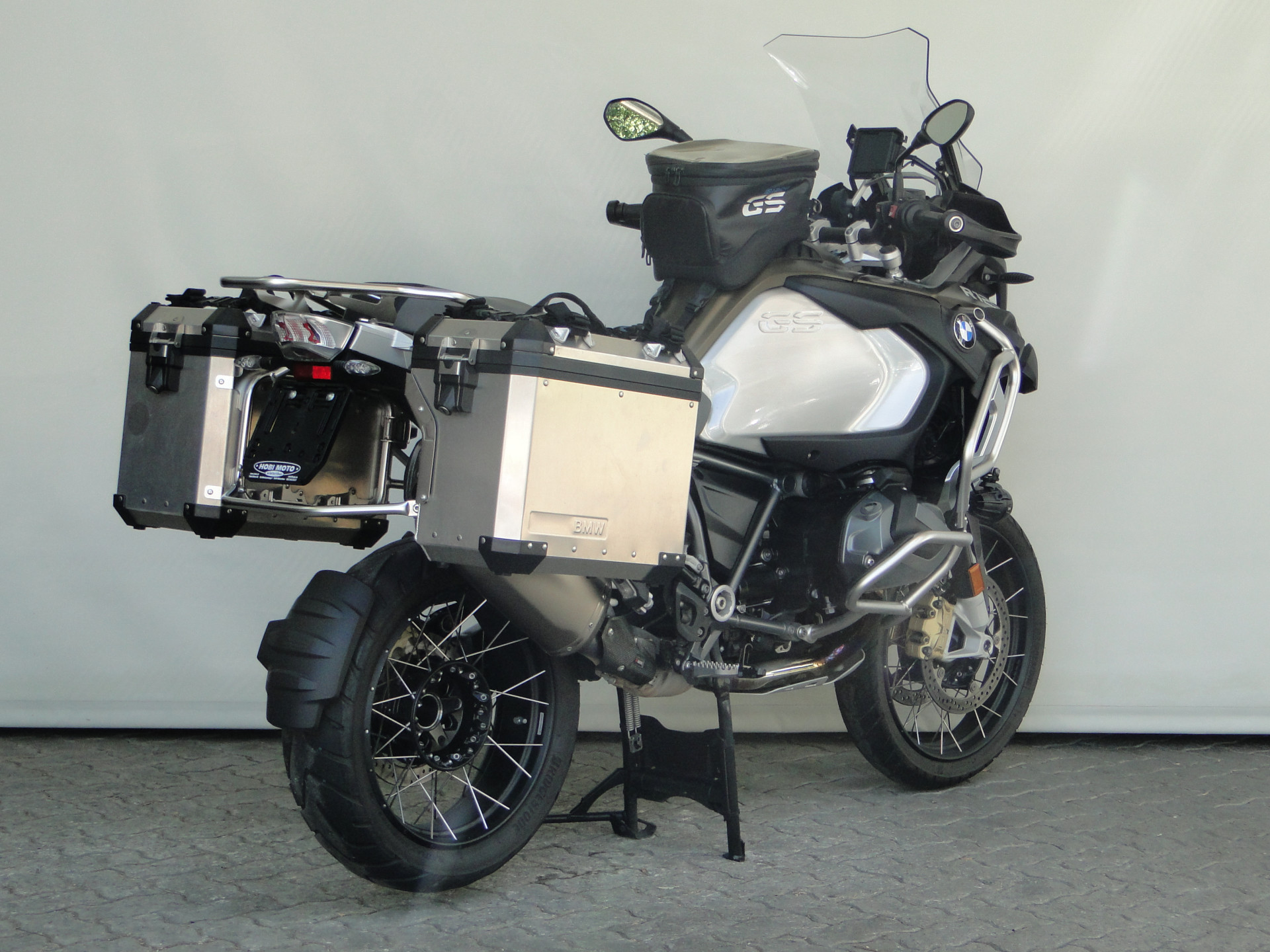 BMW R 1250 GS Adventure Akrapovic & Seitenkoffer-showroom-element-3
