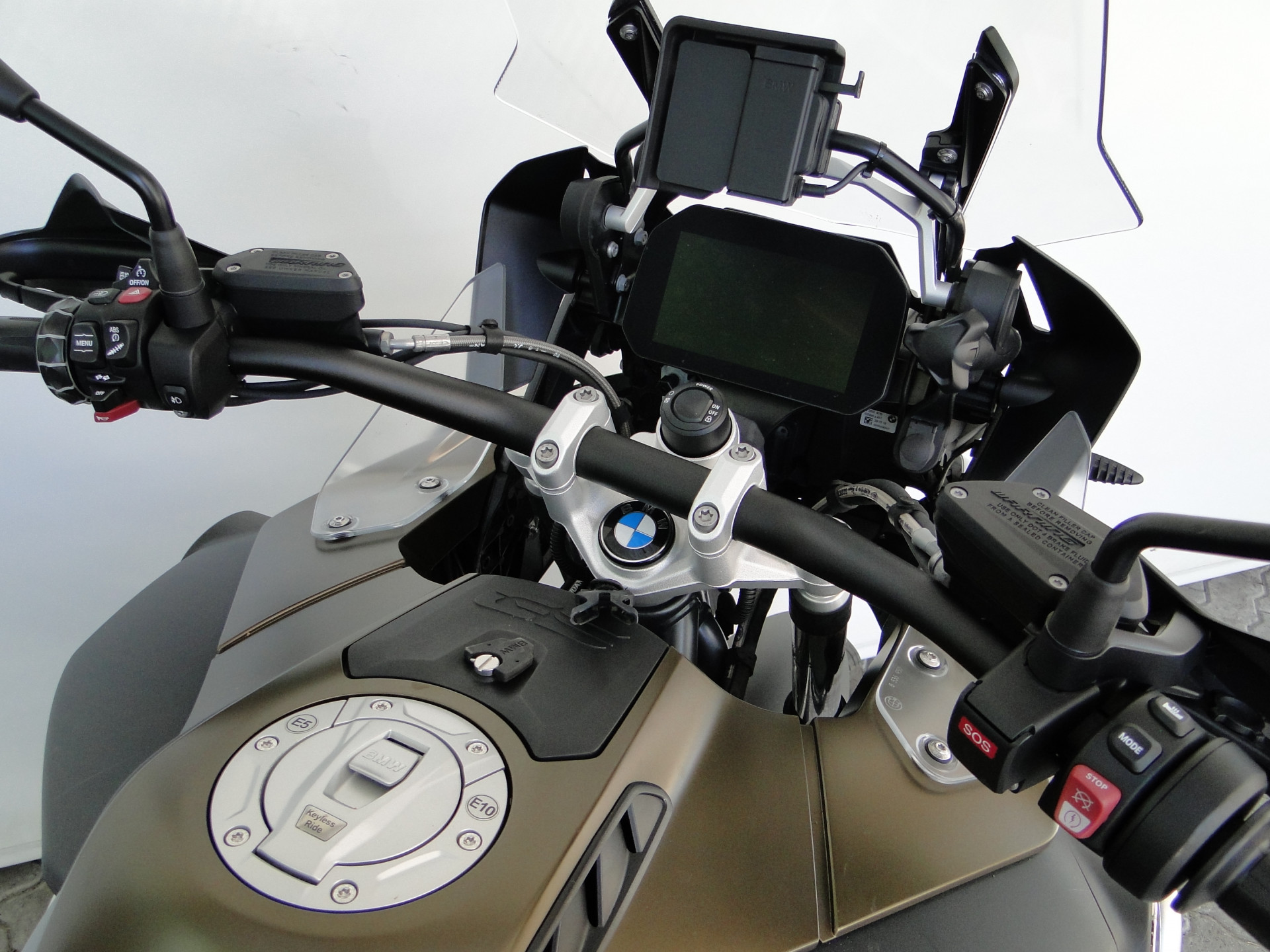 BMW R 1250 GS Adventure Akrapovic & Seitenkoffer-image-5
