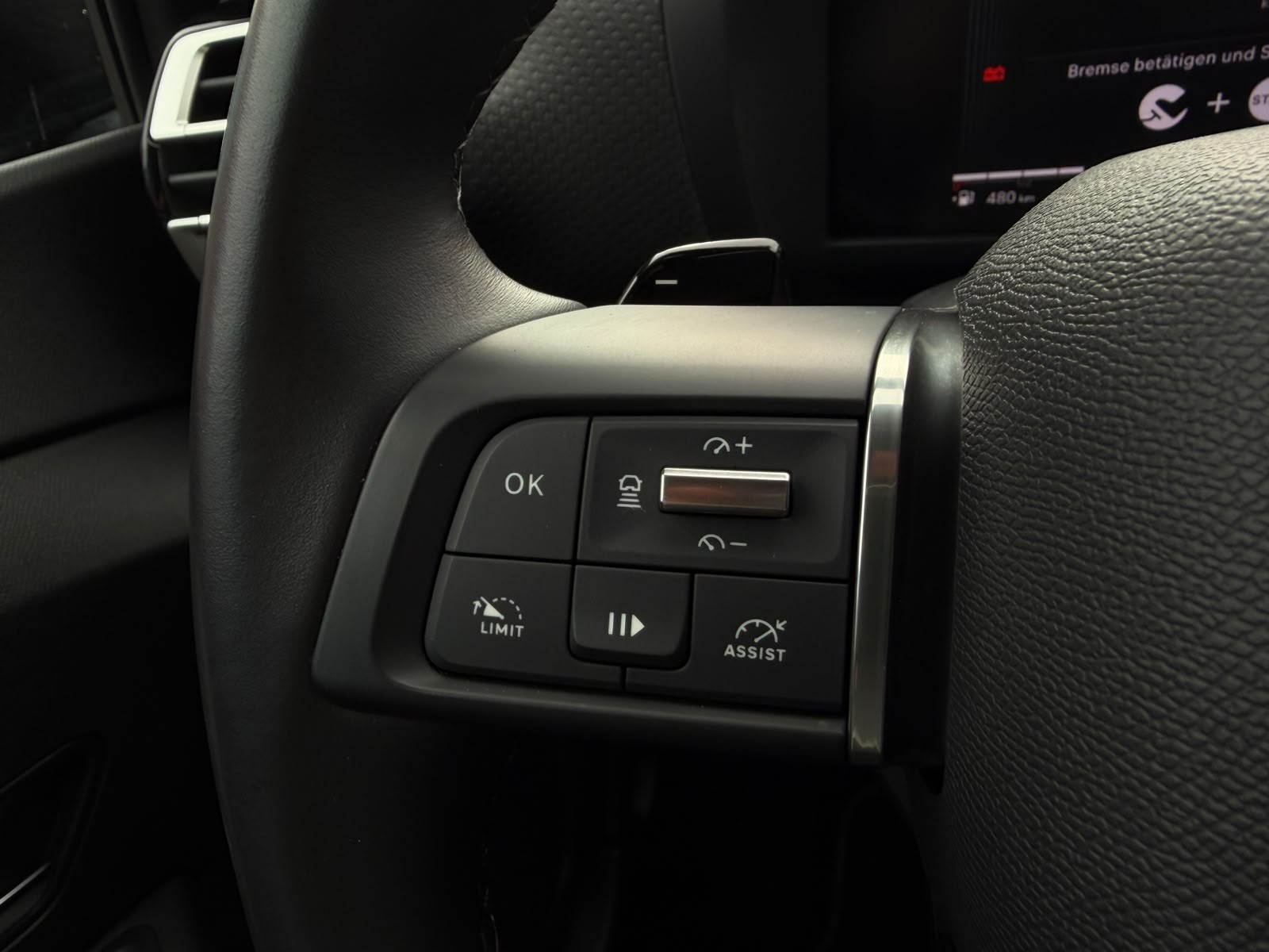 CITROEN C4 X HEV Max-image-11