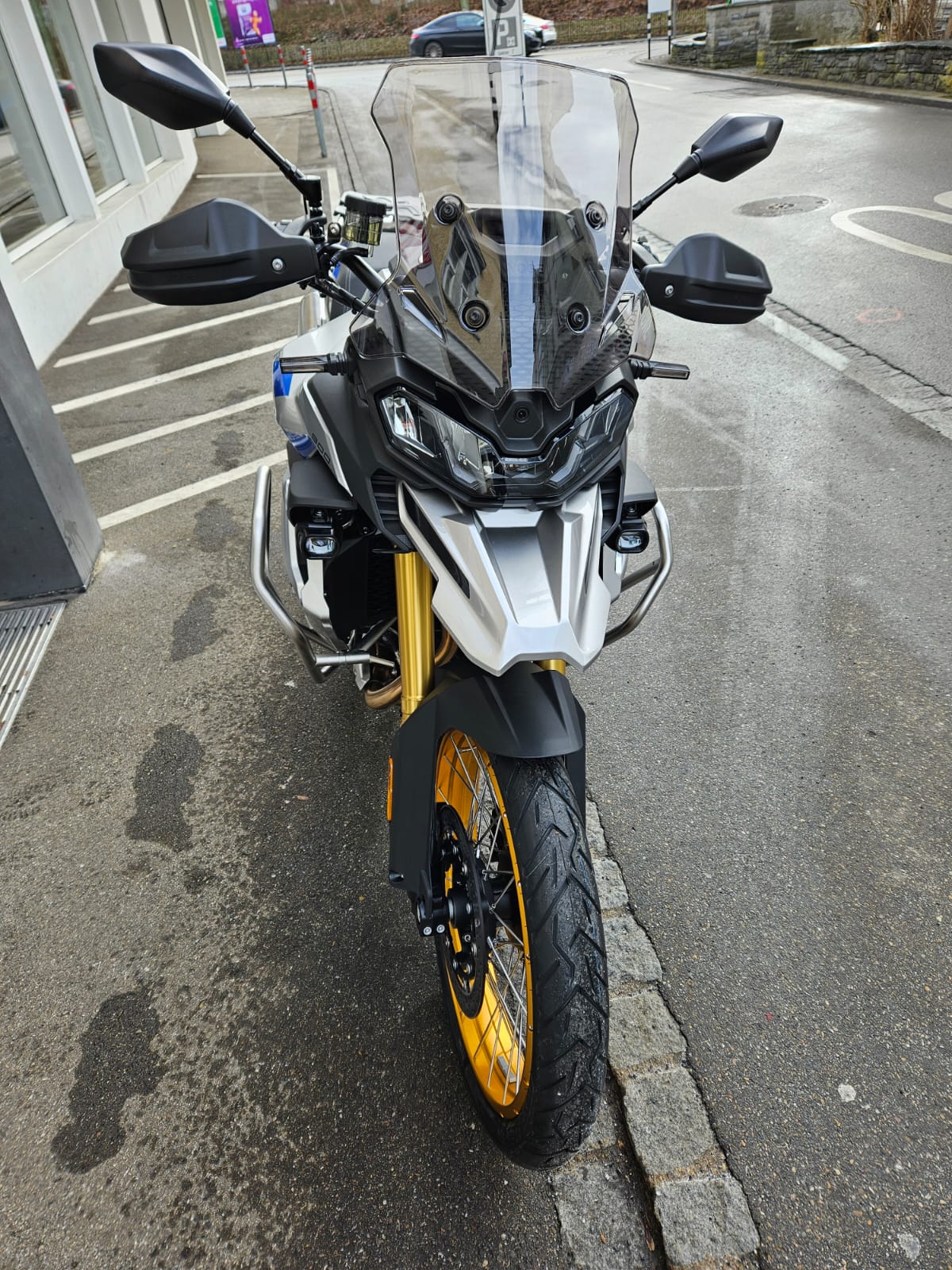 VOGE 900 DSX-image-8