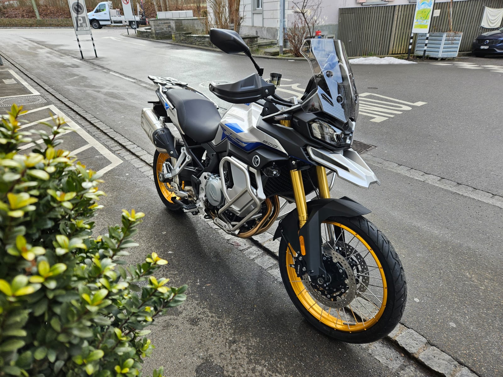 VOGE 900 DSX-image-2