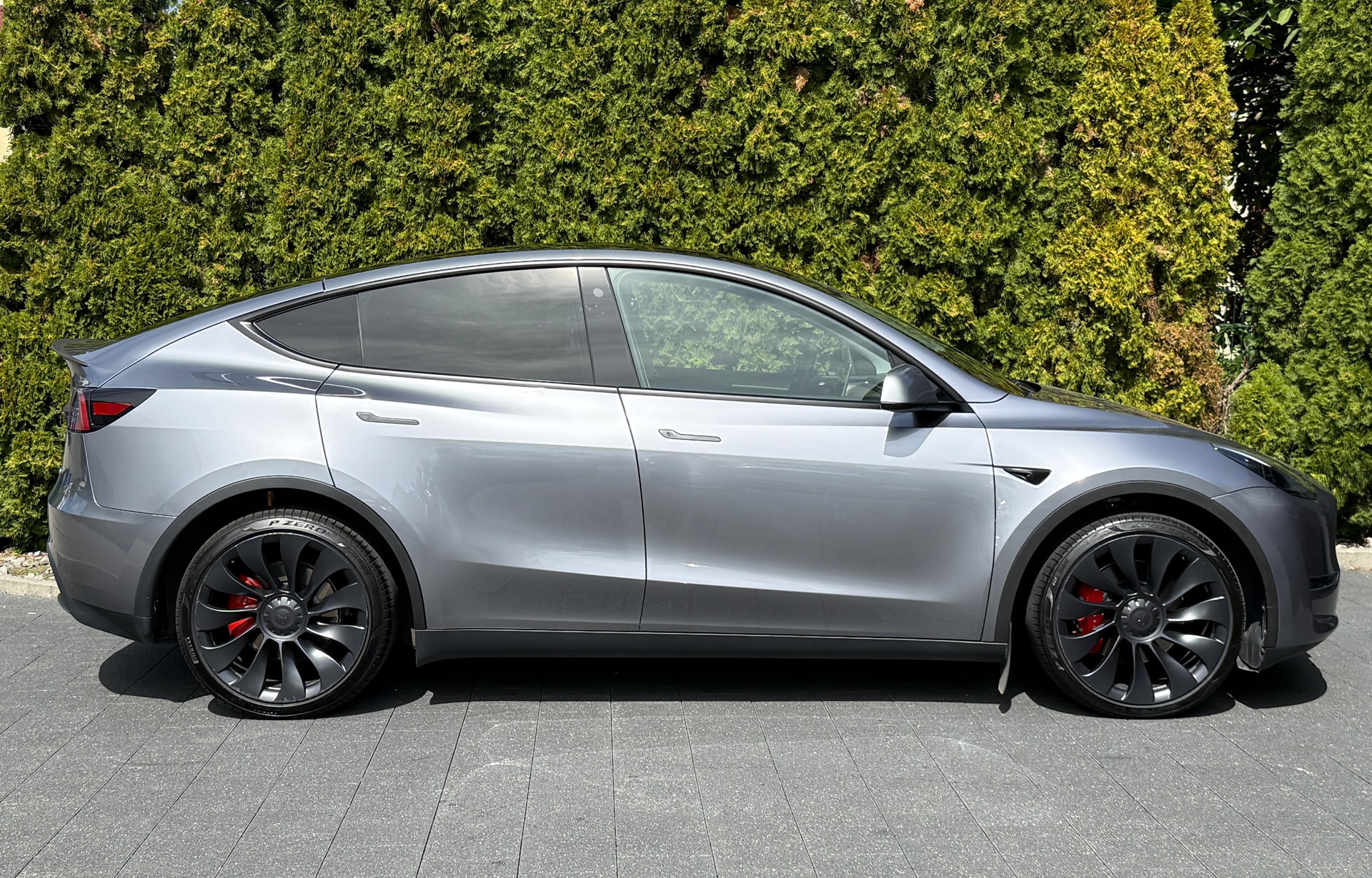 TESLA Model Y Performance / Werksgarantie / 1.Hand-image-8
