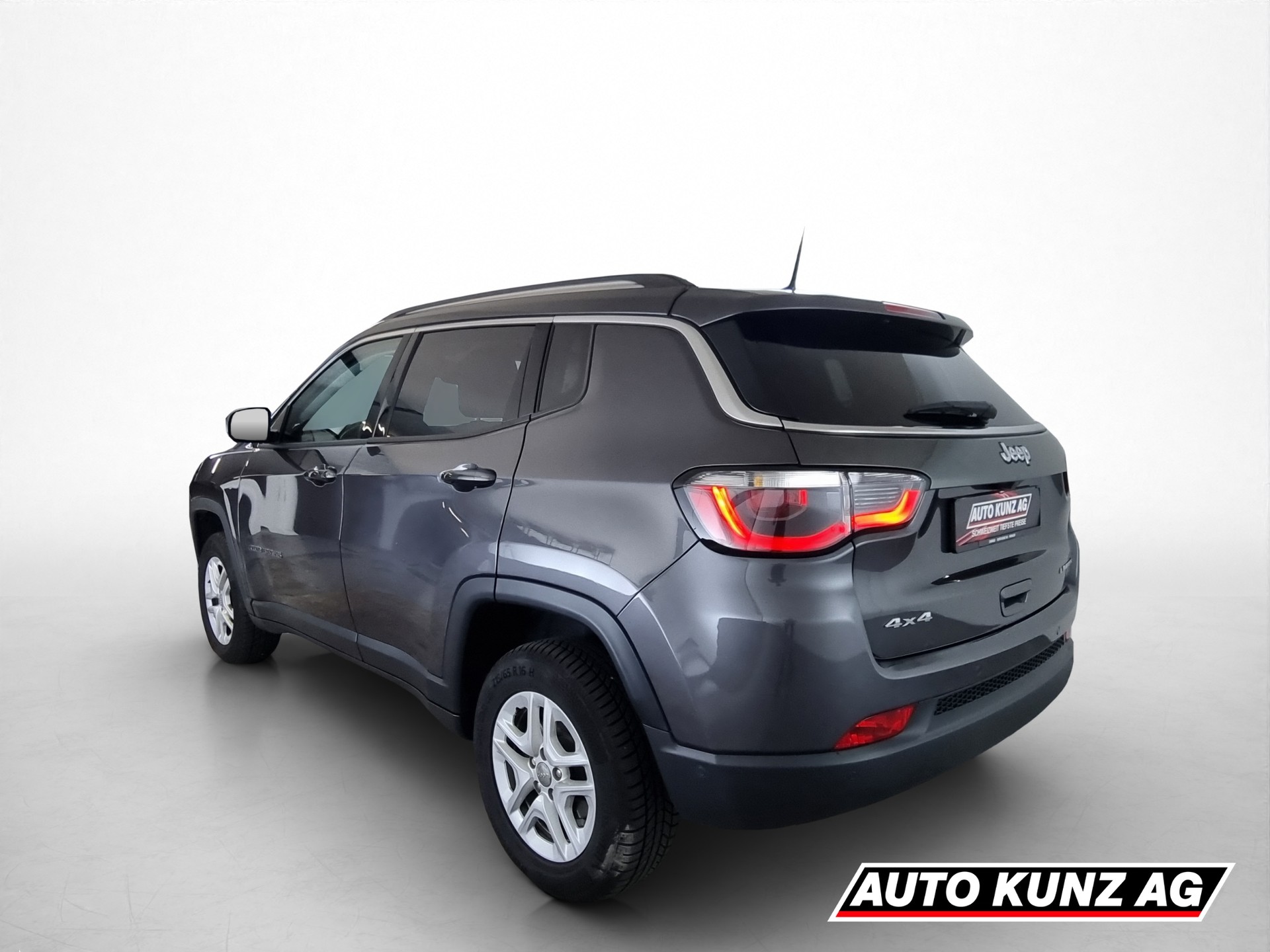 JEEP Compass 1.4 Turbo AWD 9ATX-showroom-element-3
