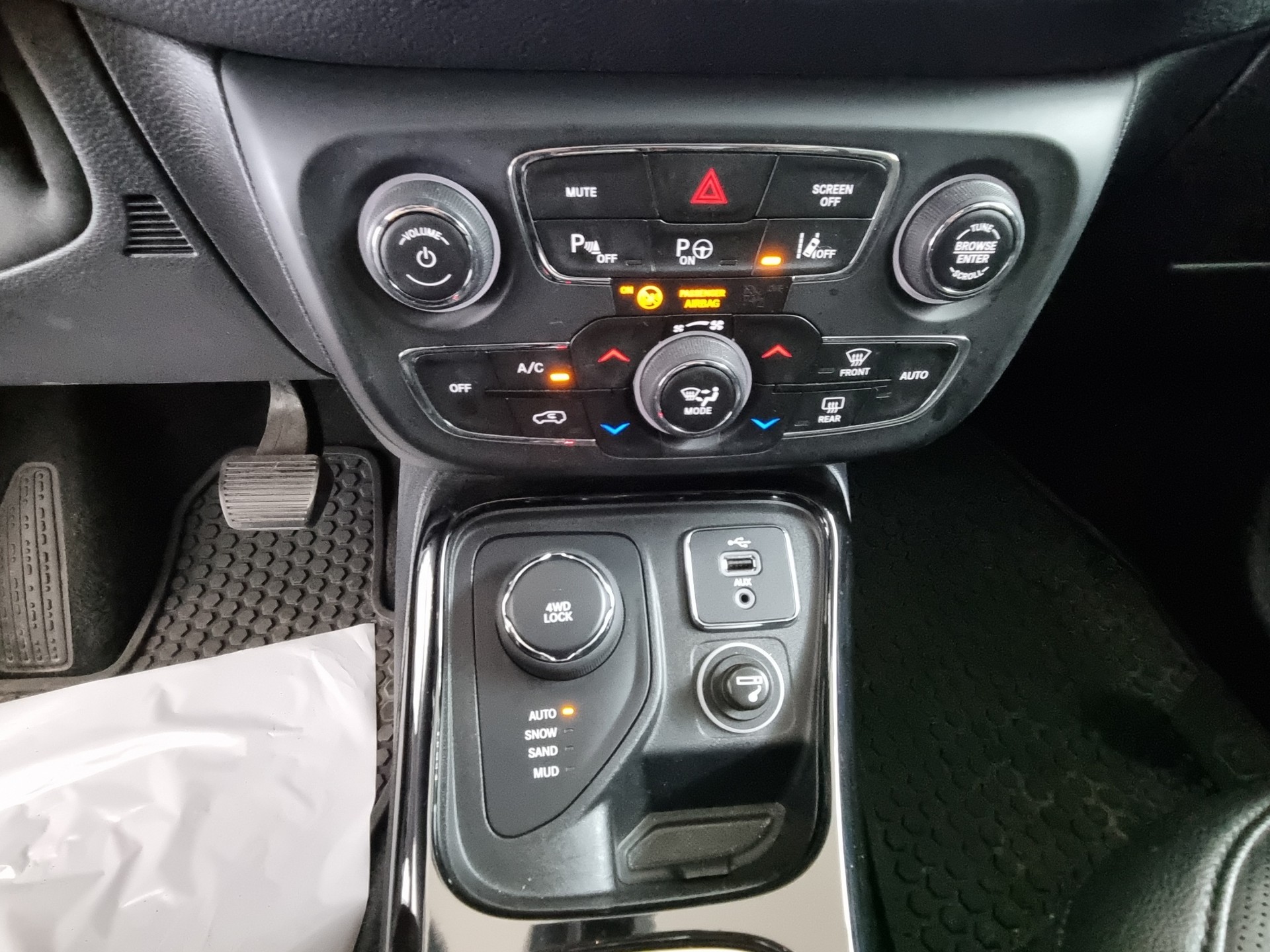 JEEP Compass 1.4 Turbo AWD 9ATX-image-14
