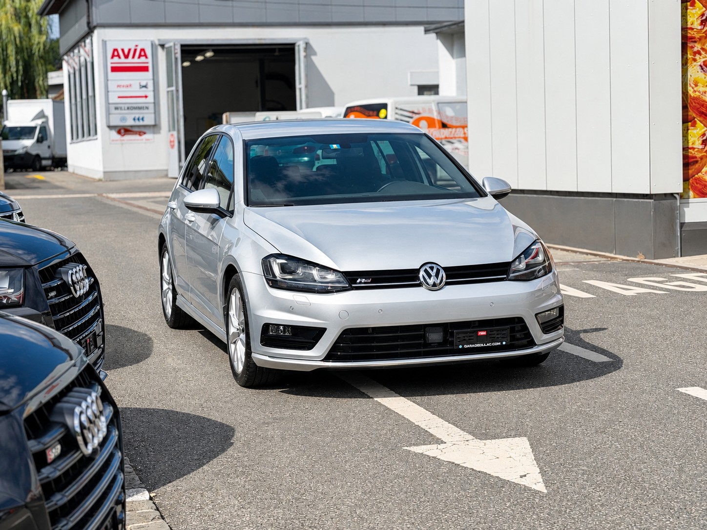 VW Golf 1.2 TSI Cup R-Line-showroom-element-2
