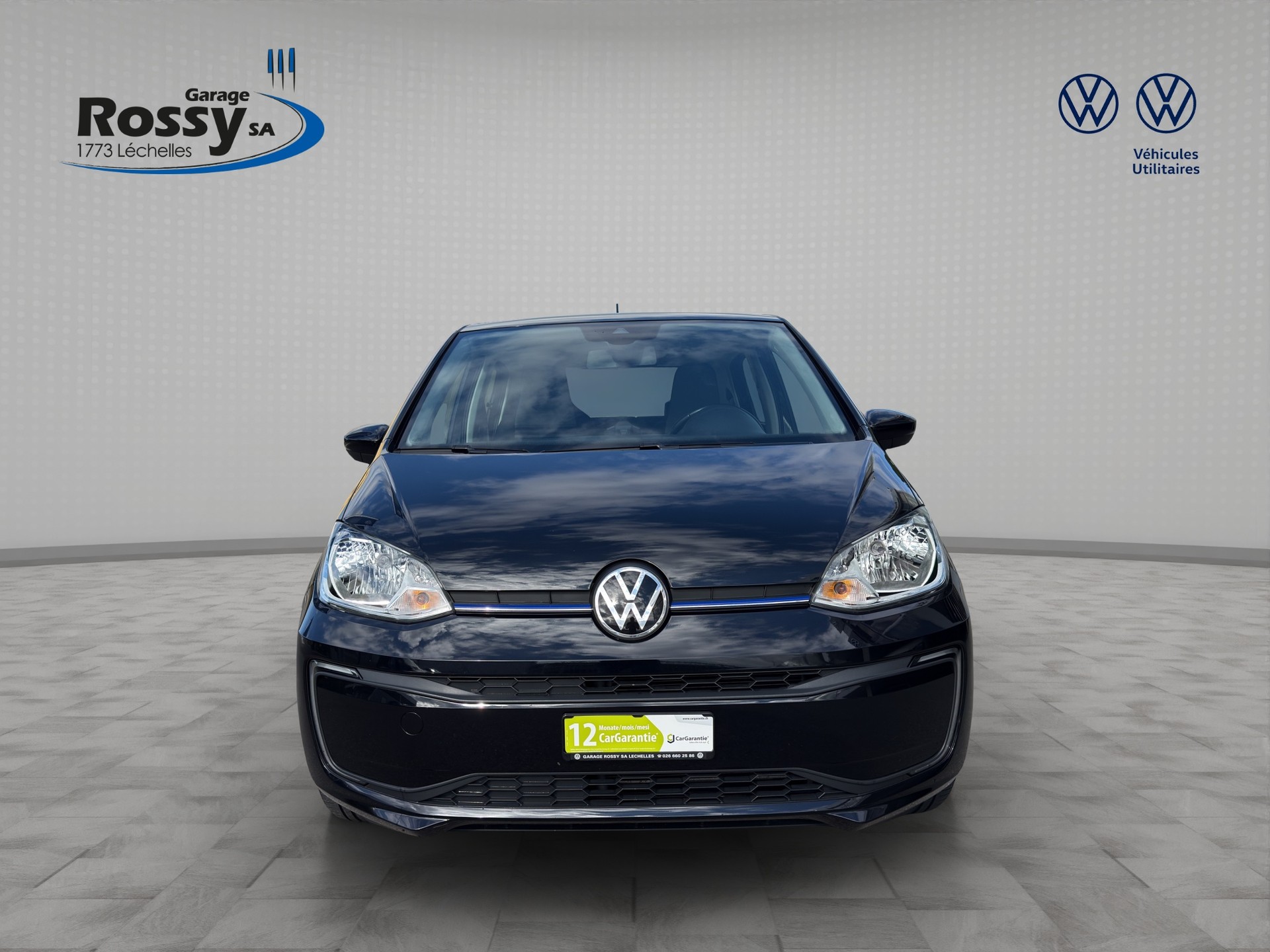 VW e-Up-showroom-element-1