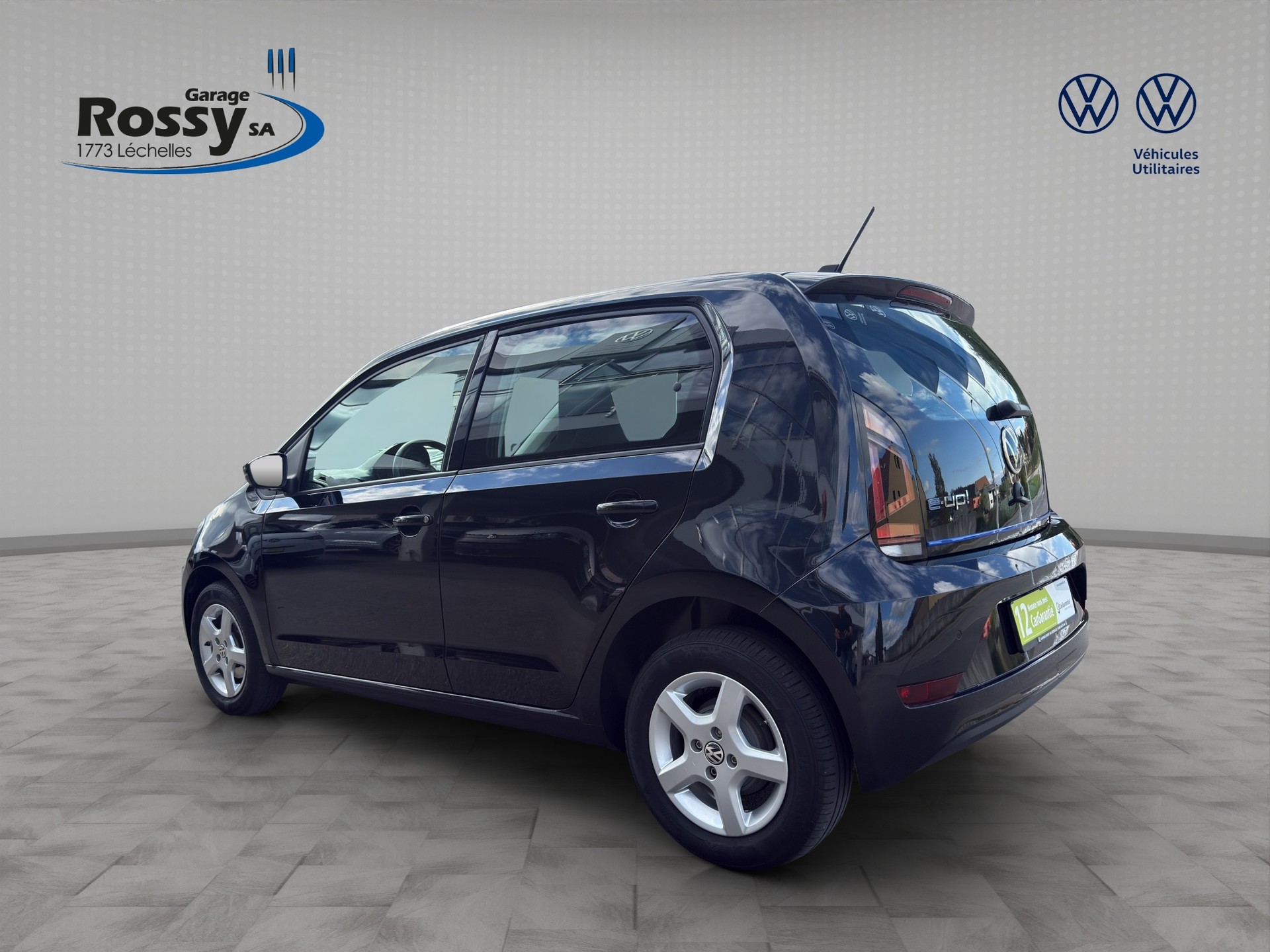 VW e-Up-showroom-element-3