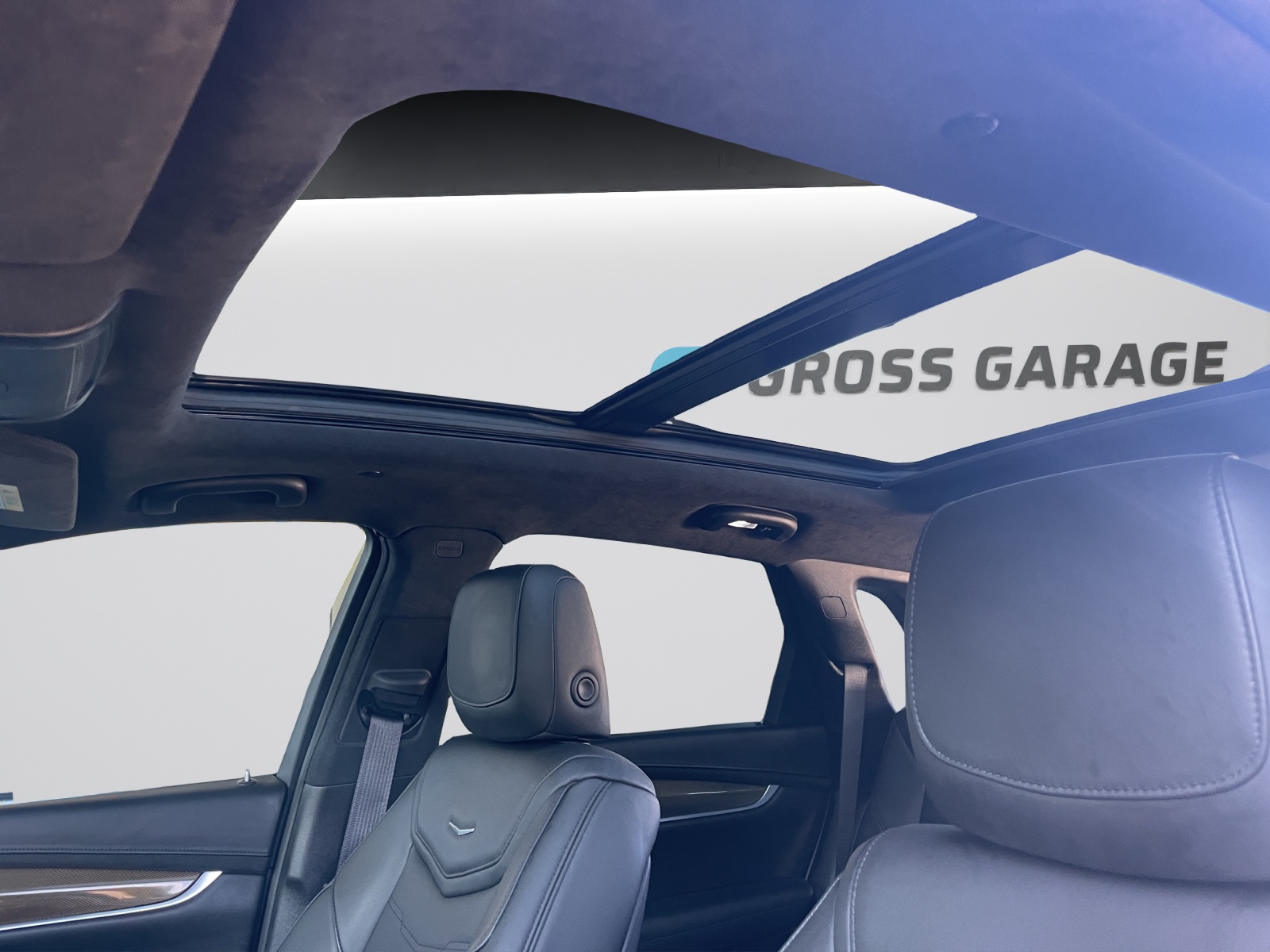 CADILLAC XT5 Luxury-image-14