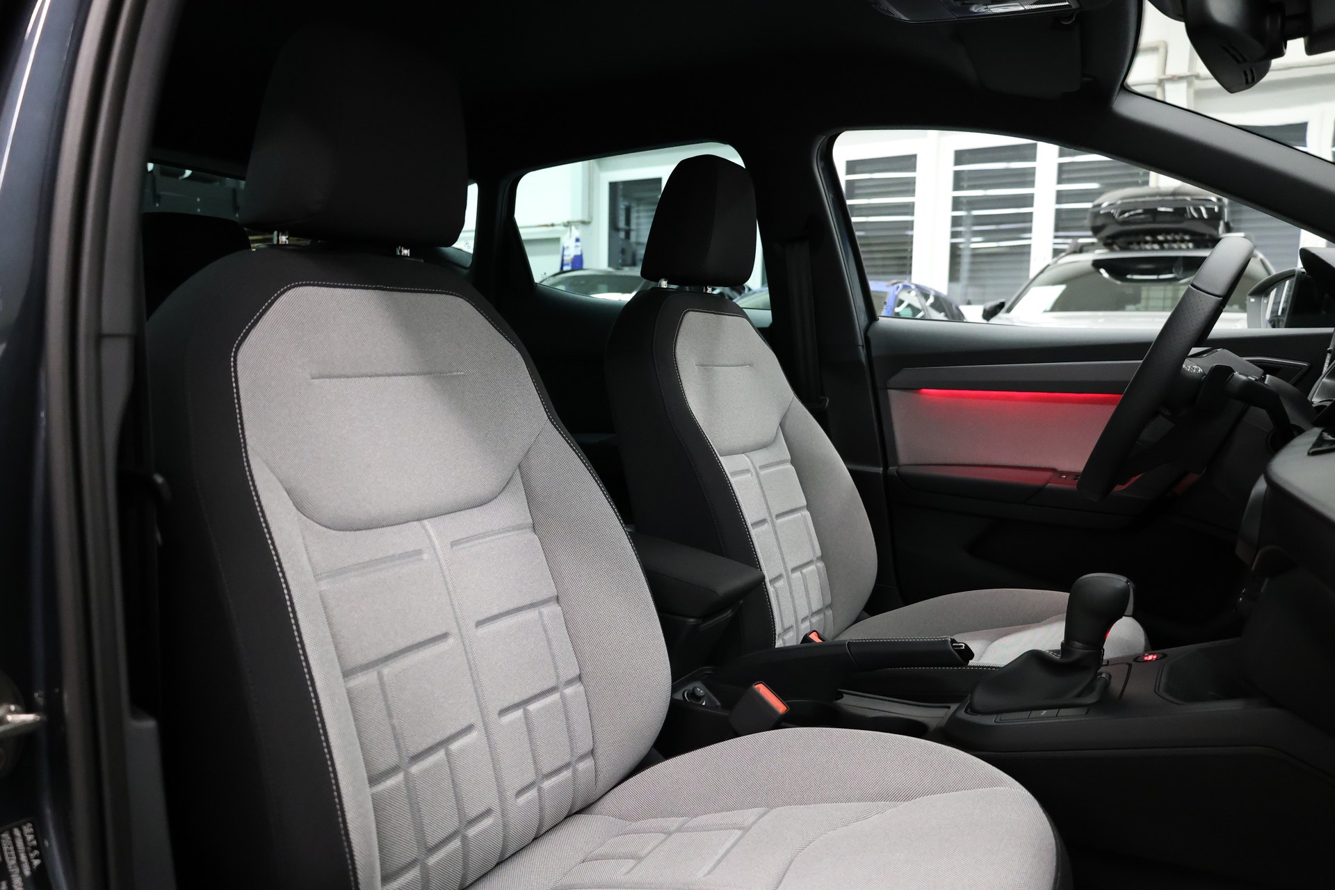 SEAT Ibiza 1.0 TSI 115 FR DSG-image-18