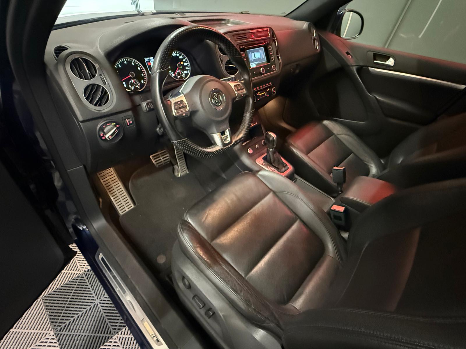 VW Tiguan 2.0 TSI Cup R-Line 4Motion DSG-showroom-element-1