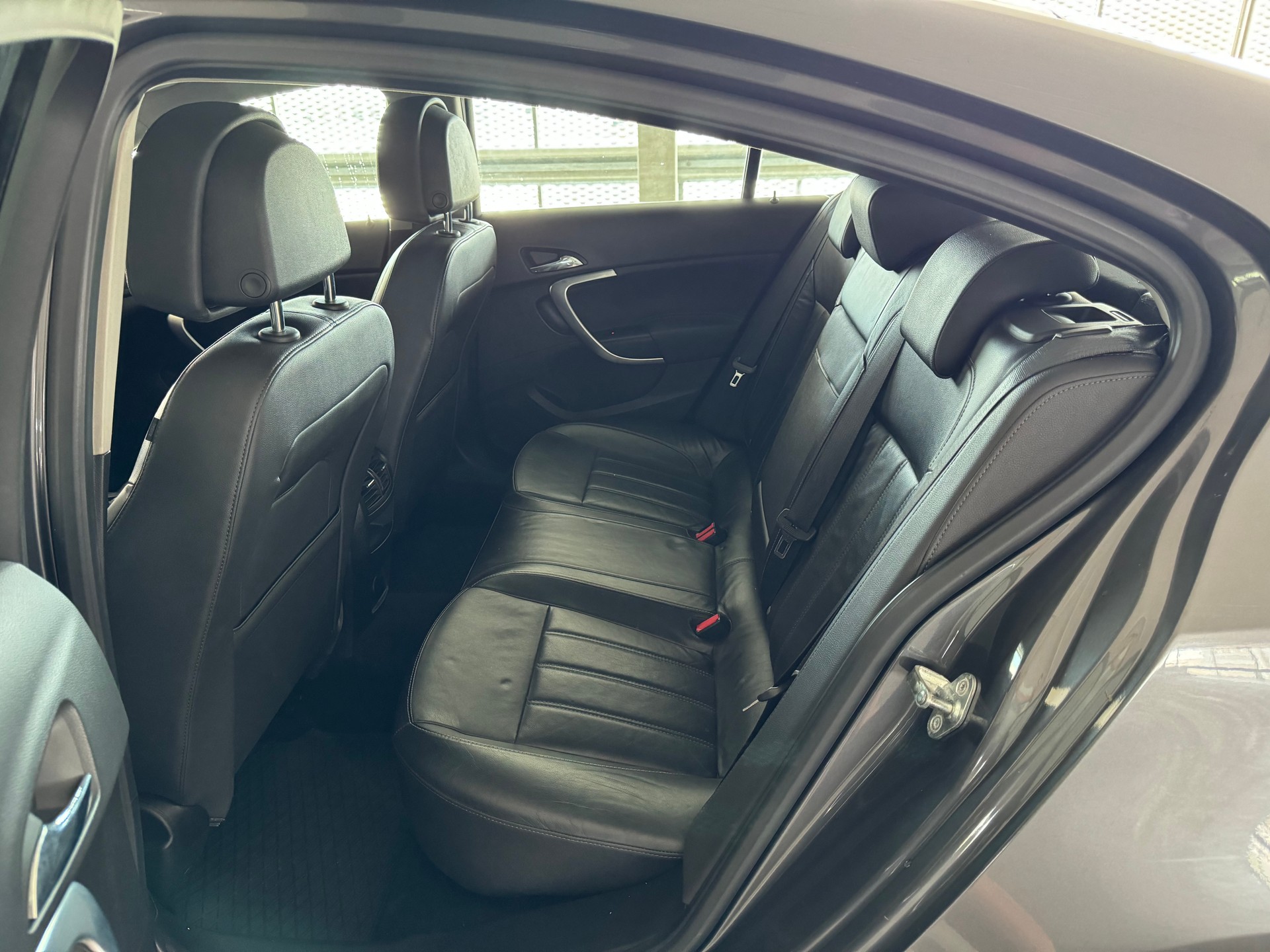 OPEL Insignia 2.0 CDTI Edition Automatic-image-13