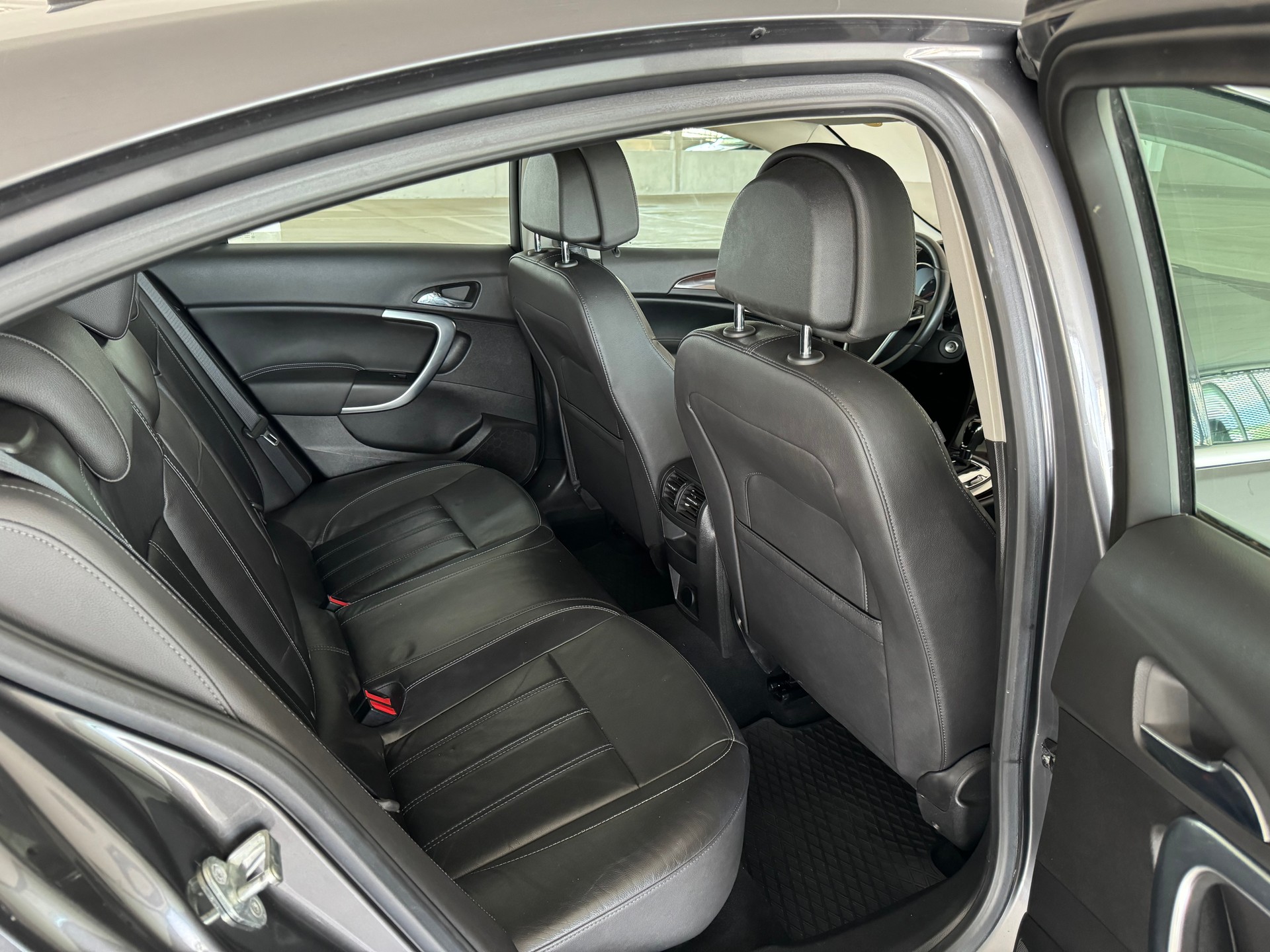 OPEL Insignia 2.0 CDTI Edition Automatic-image-12