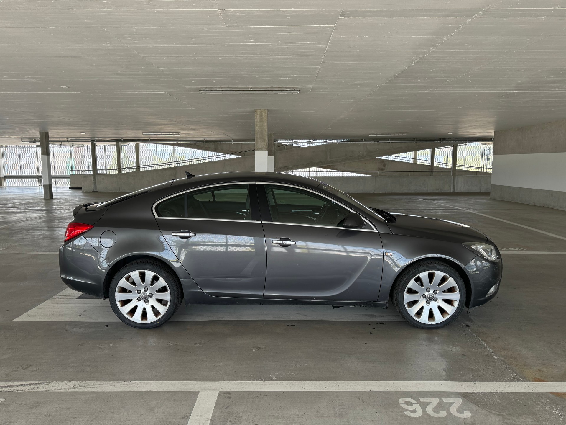 OPEL Insignia 2.0 CDTI Edition Automatic-image-3