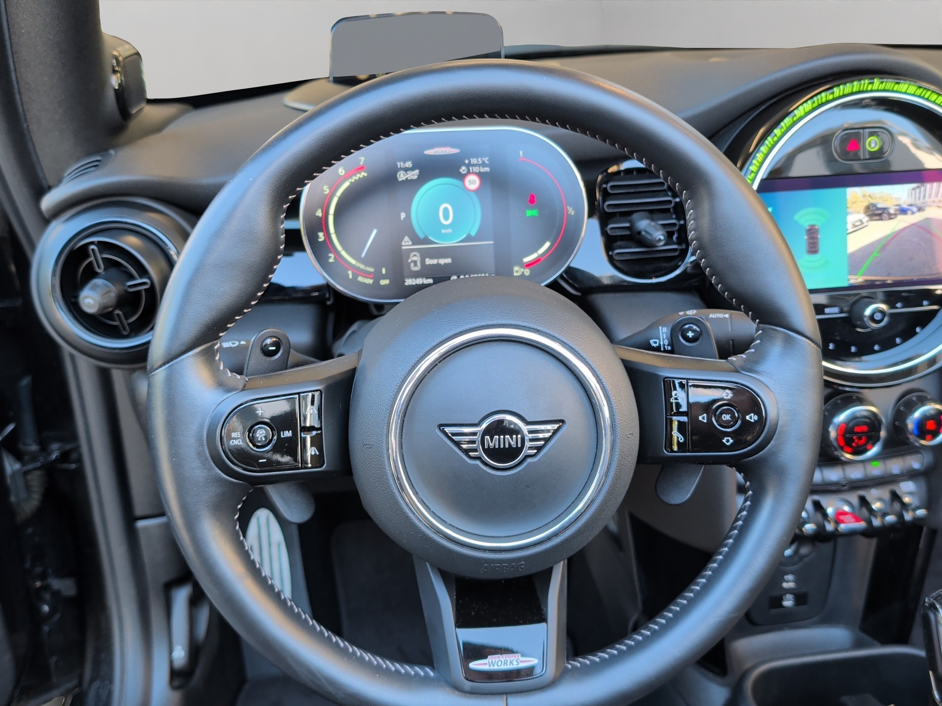 MINI Cooper John Cooper Works Cabriolet Steptronic-image-12
