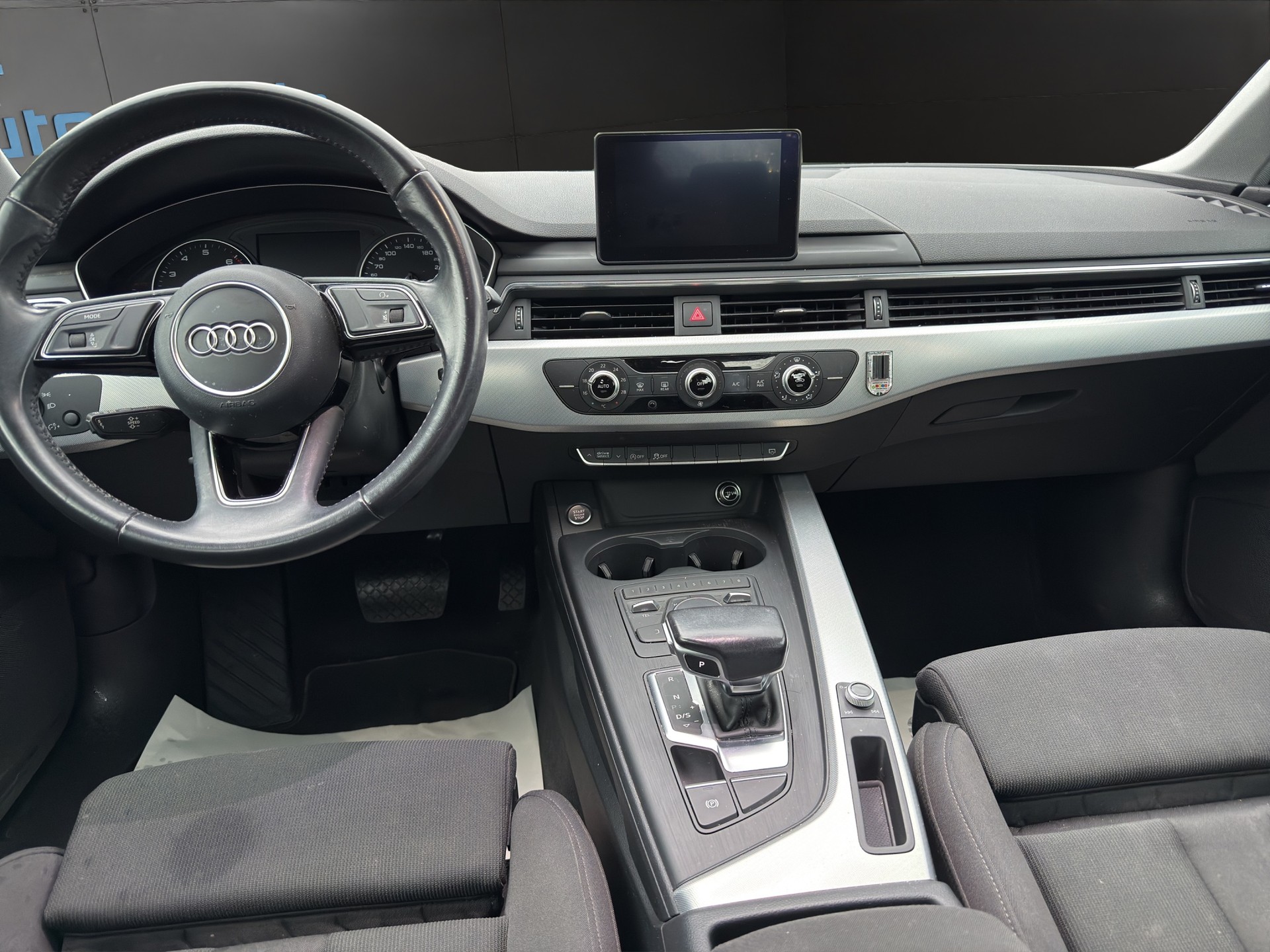 AUDI A4 Limousine 2.0 TFSI Sport S-tronic-image-10