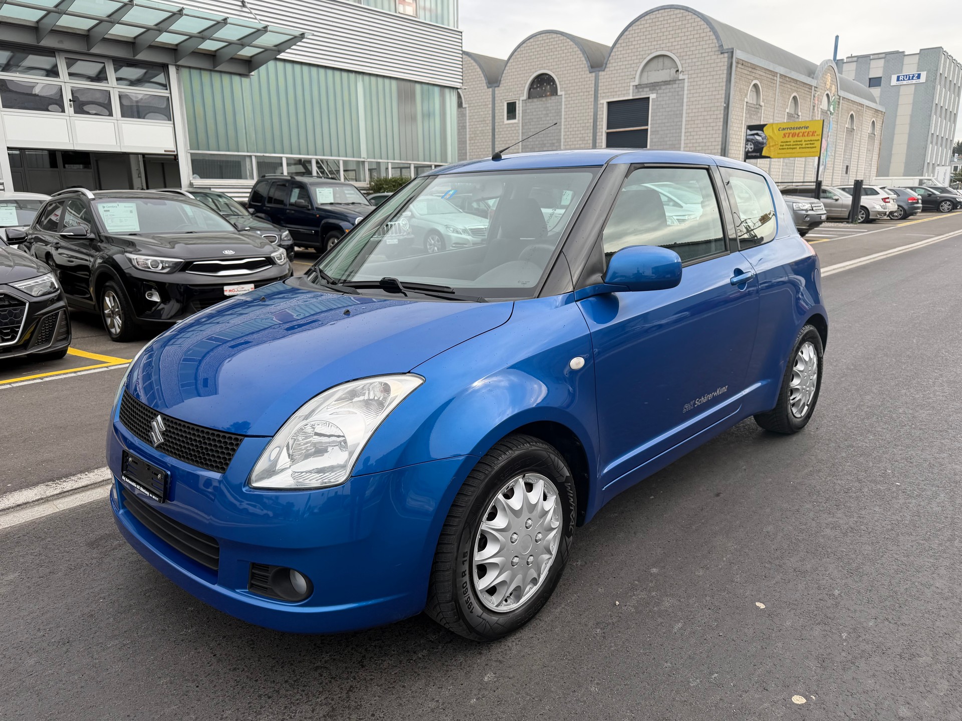 SUZUKI Swift 1.3i 16V GL-showroom-element-1