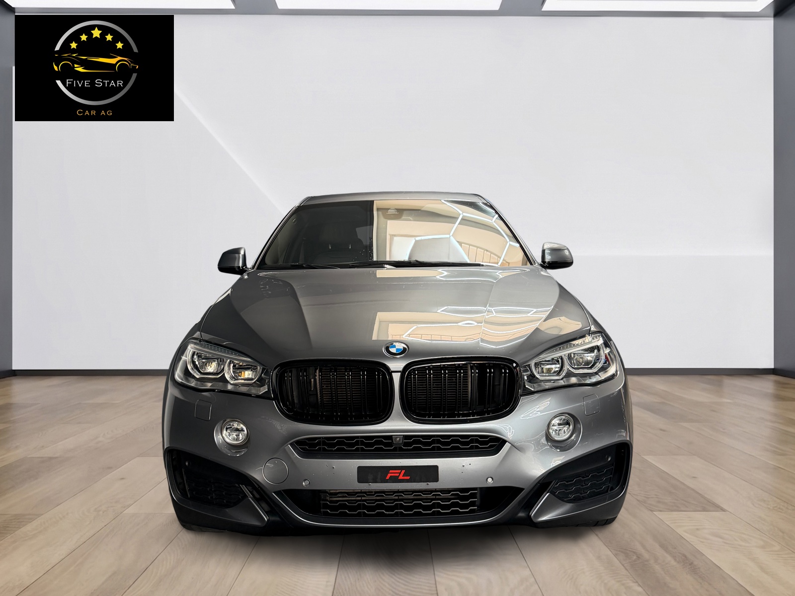 BMW M Paket-showroom-element-1