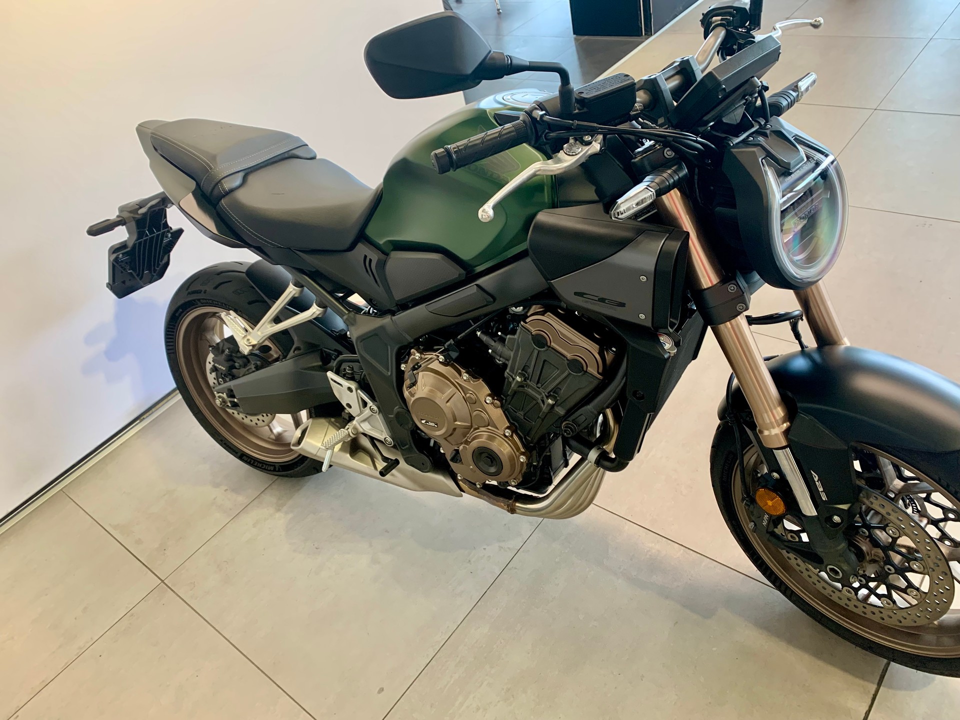 HONDA CB 650 R-image-5