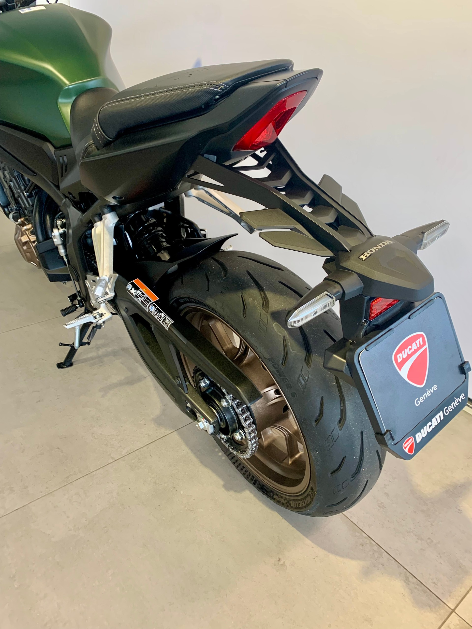 HONDA CB 650 R-image-10