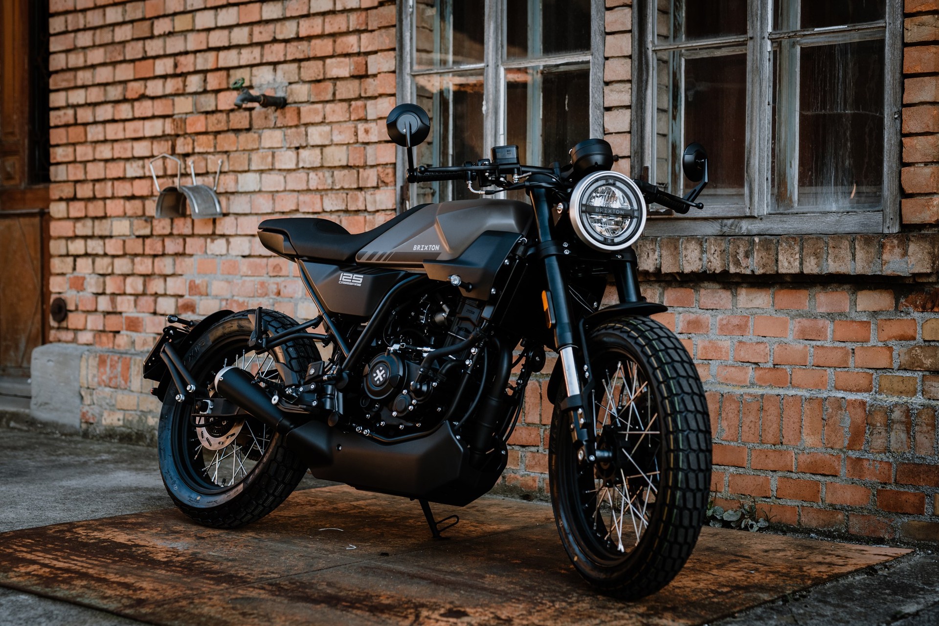 BRIXTON CROSSFIRE 125 LC - GRATIS LIEFERUNG-image-1