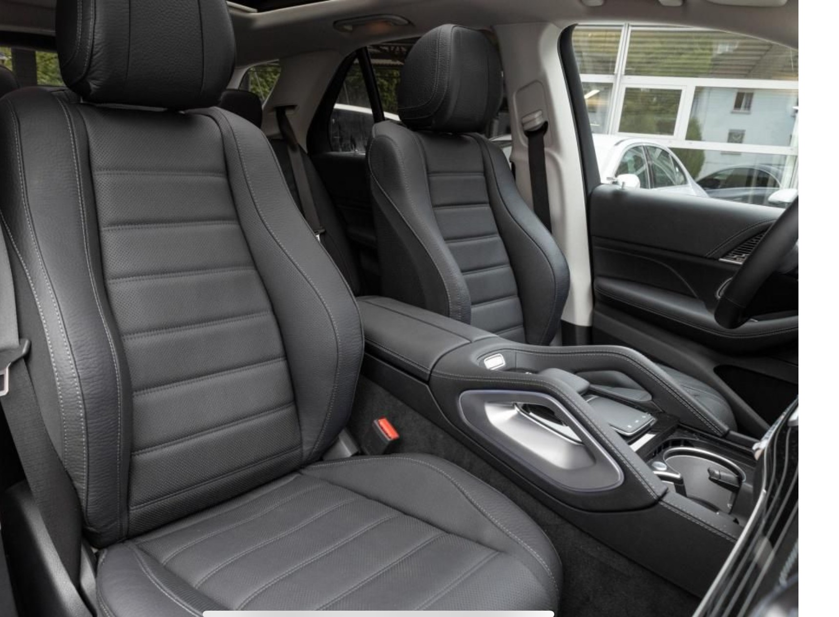 MERCEDES-BENZ GLE 450 4Matic AMG Line 9G-Tronic-image-9