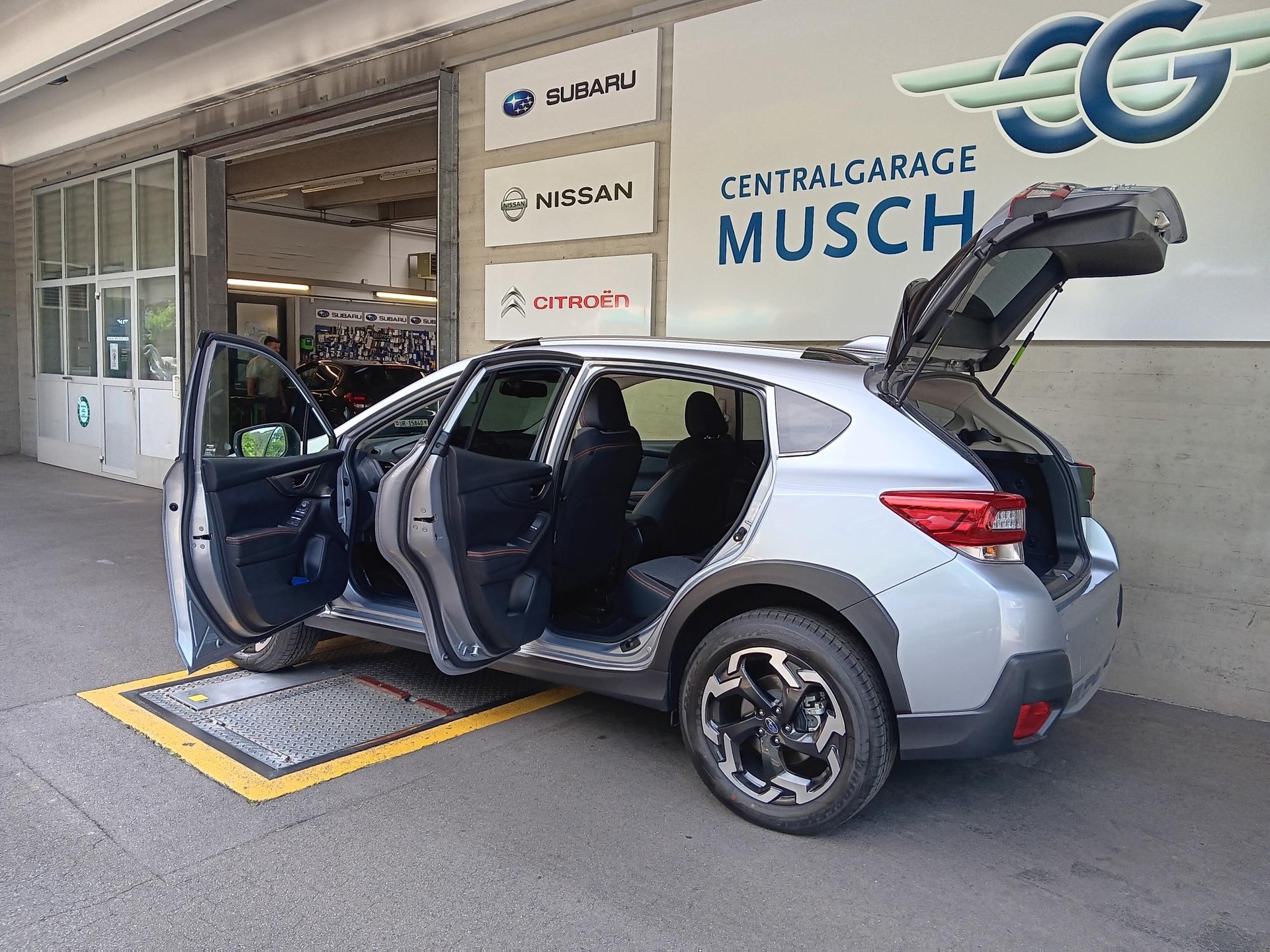 SUBARU XV 2.0 e-Boxer Swiss Plus AWD Lineartronic-image-6