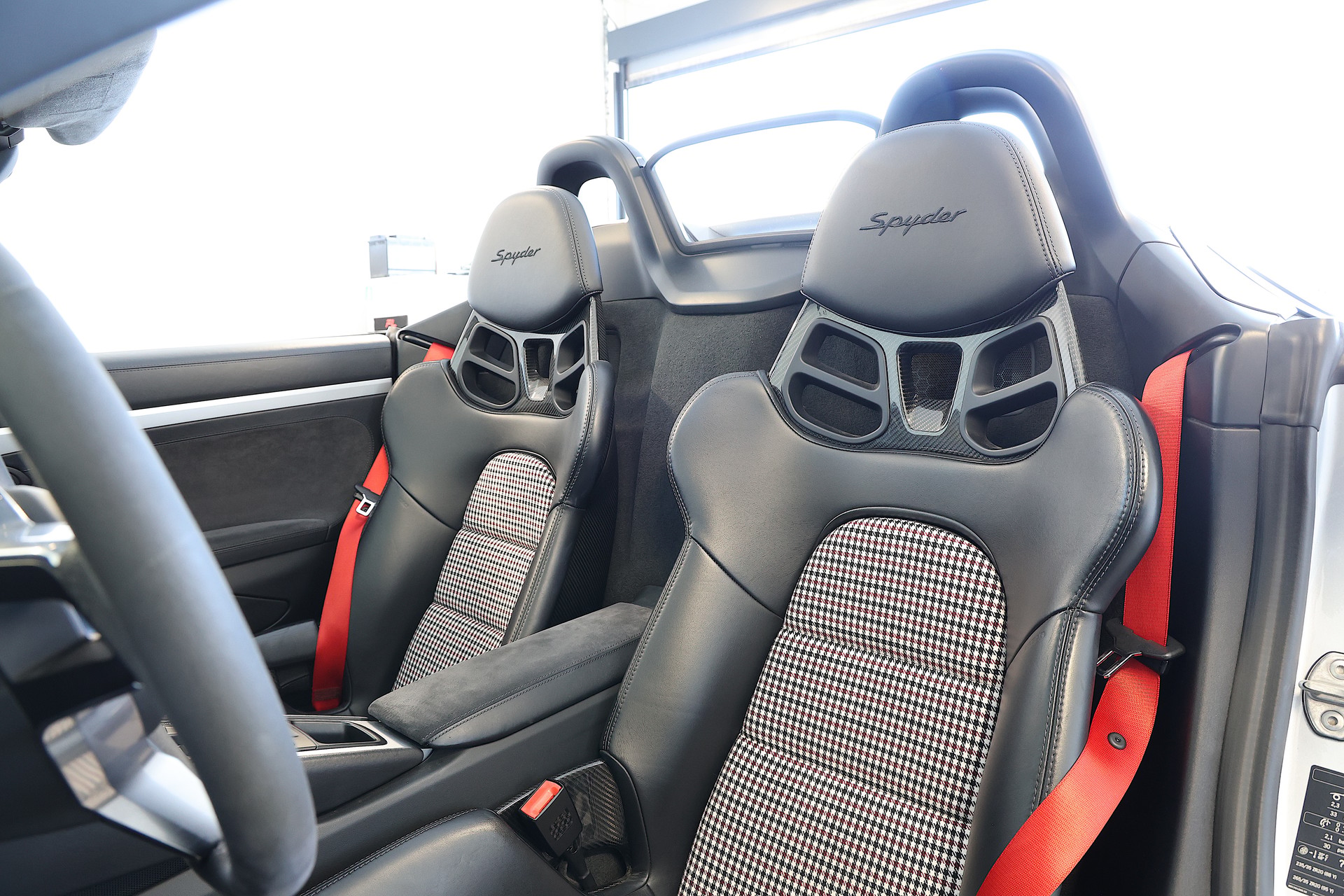 PORSCHE Boxster Spyder 3.8 *Porsche Approved*-image-11